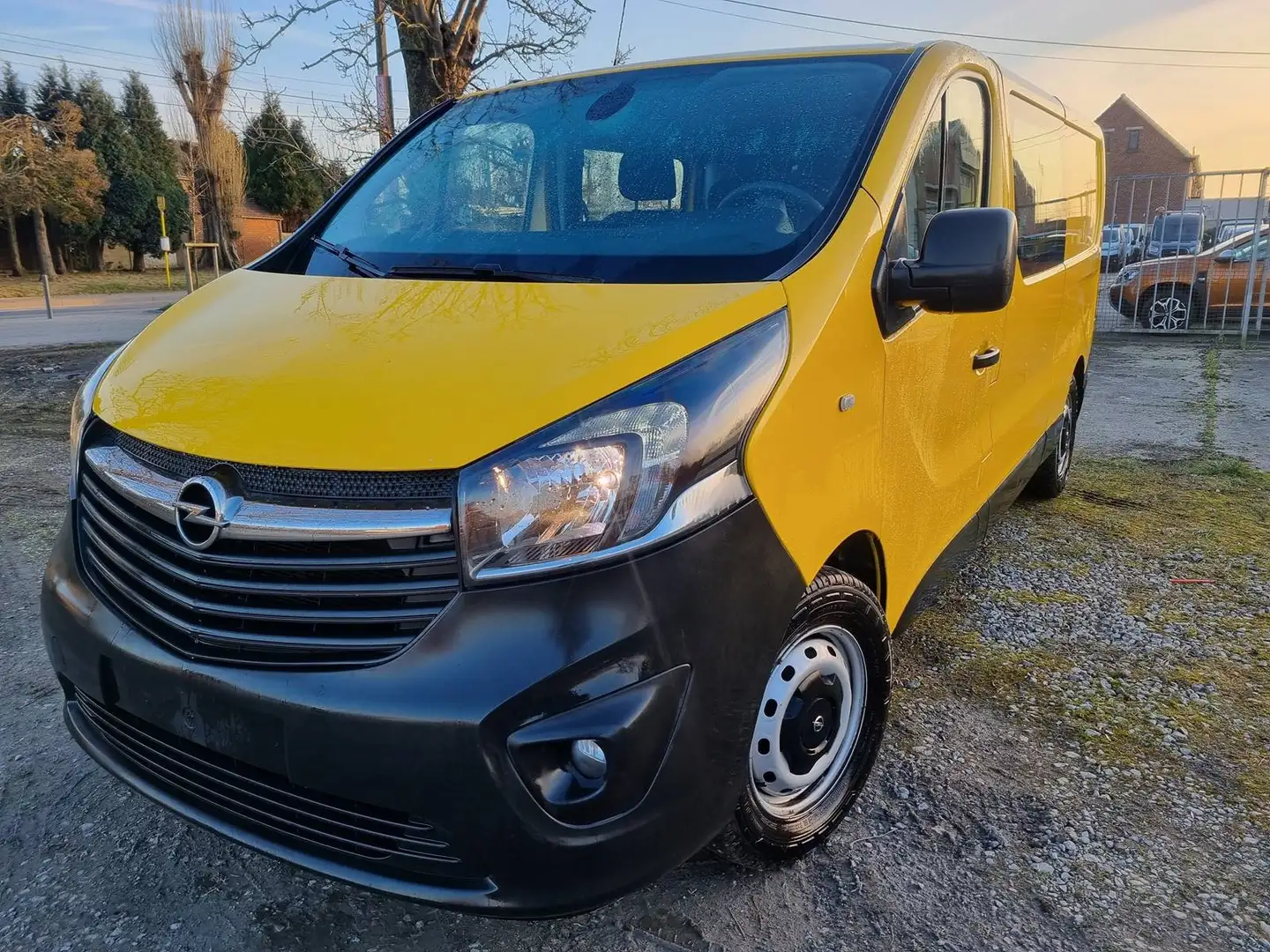 Opel Vivaro Maxi Double cabine 1.6cdti 145cv Biturbo Gps Airco Žlutá - 1