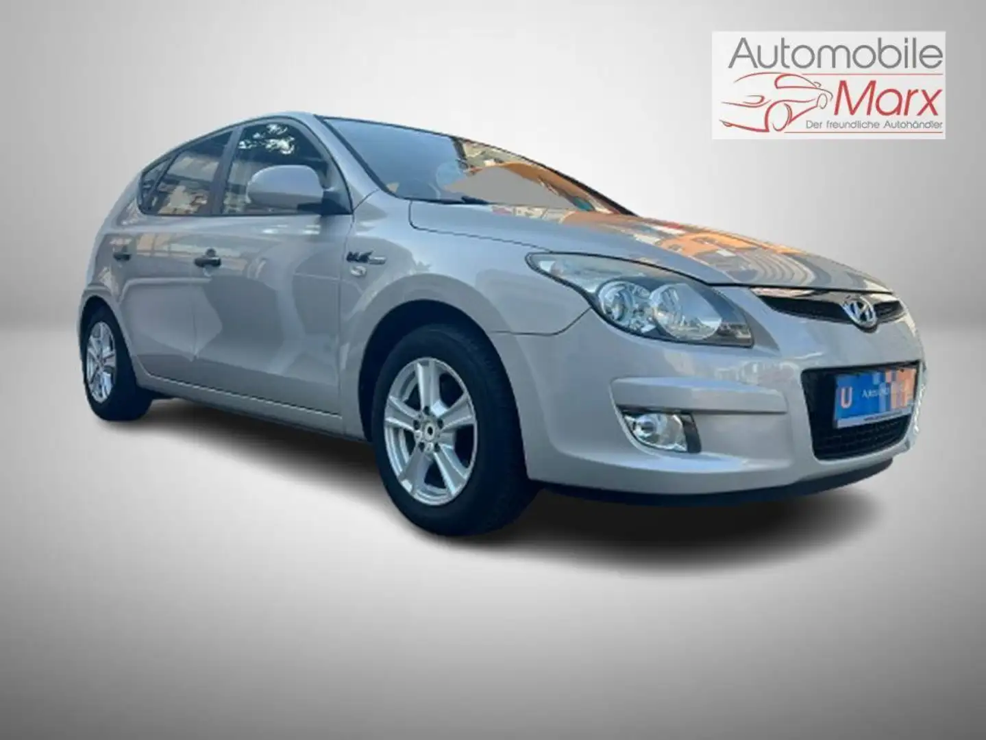 Hyundai i30 1,4 Fifa WM Edition,TÜV&Insp.NEU,8-fach-Bereift Zilver - 1