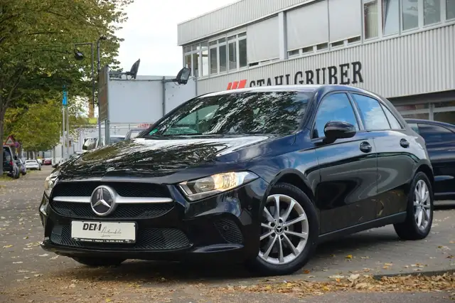 Mercedes-Benz A 220 / Ambiente Beleuchtung / R Kam./ Navi /