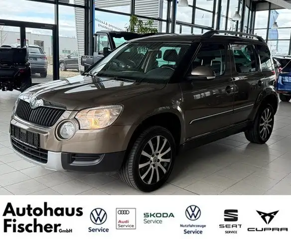 Skoda Yeti 2.0 TDI Ambition *Ahk*8-fach Bereift*