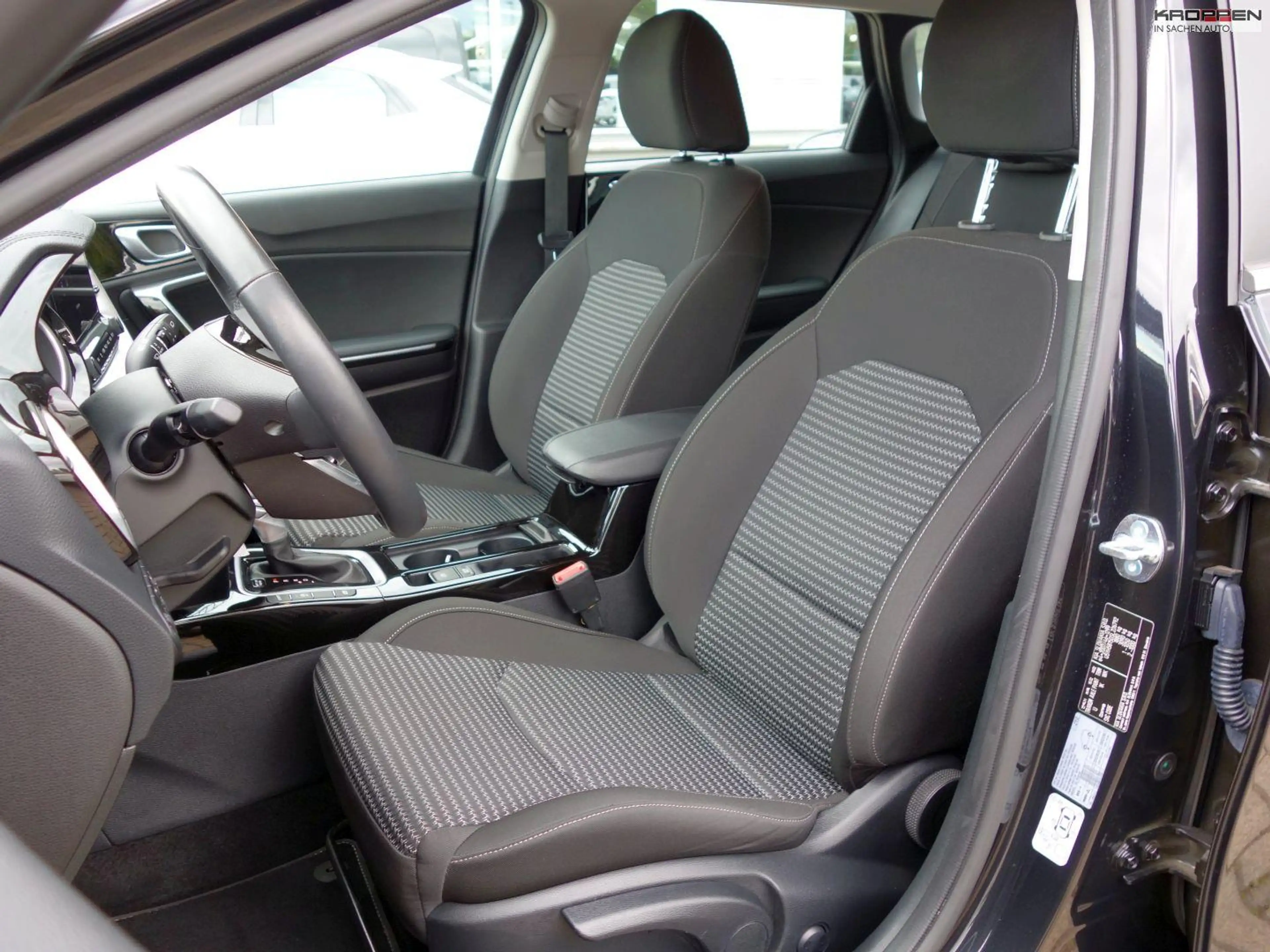 Kia Ceed SW / cee'd SW Vision Komf.+ SHZ LHZ KAM M+S-Allwetterreifen — photo 4