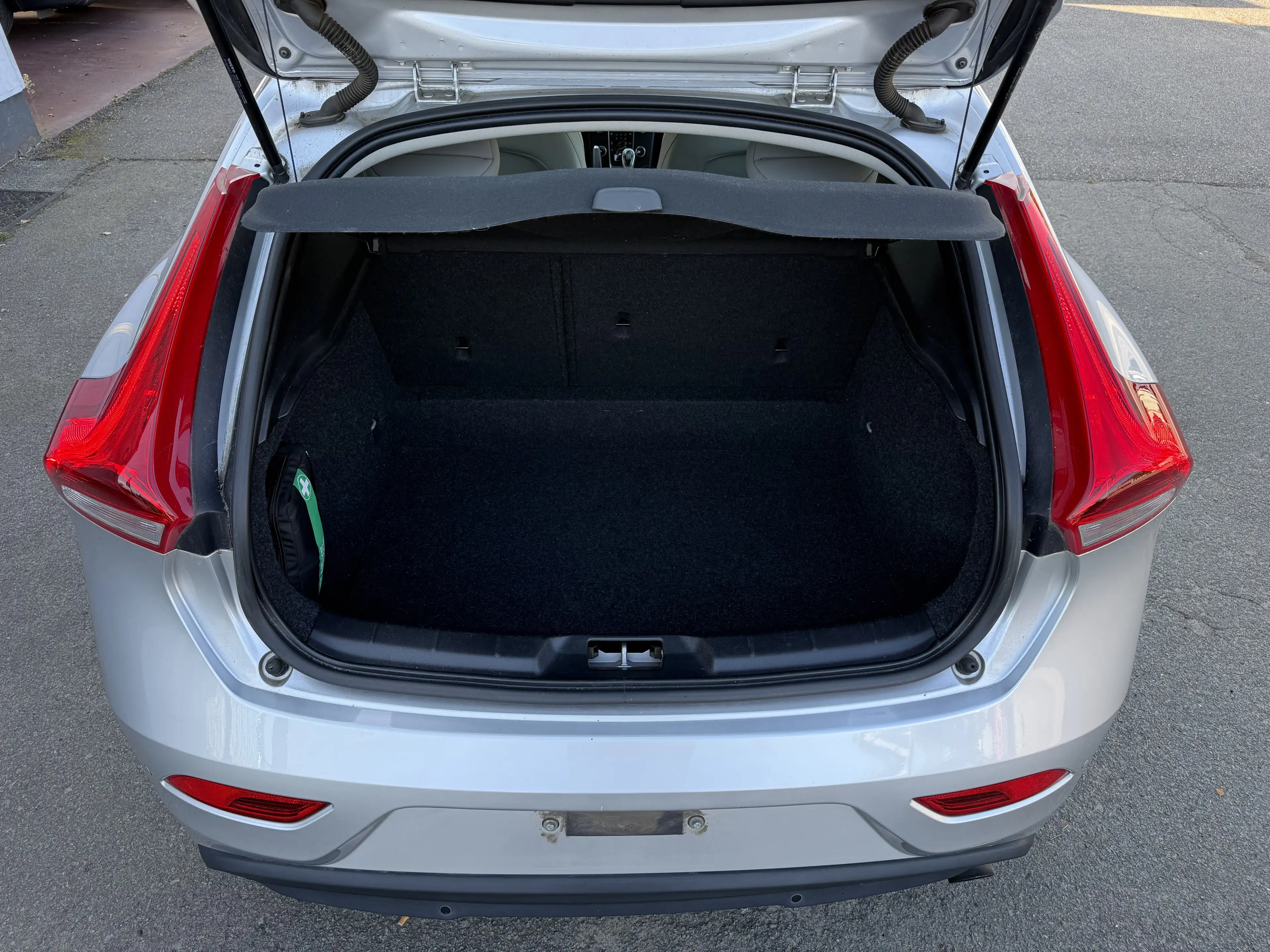 Volvo V40 V40 1.6 T2 Base 1 jaar Garantie — photo 9