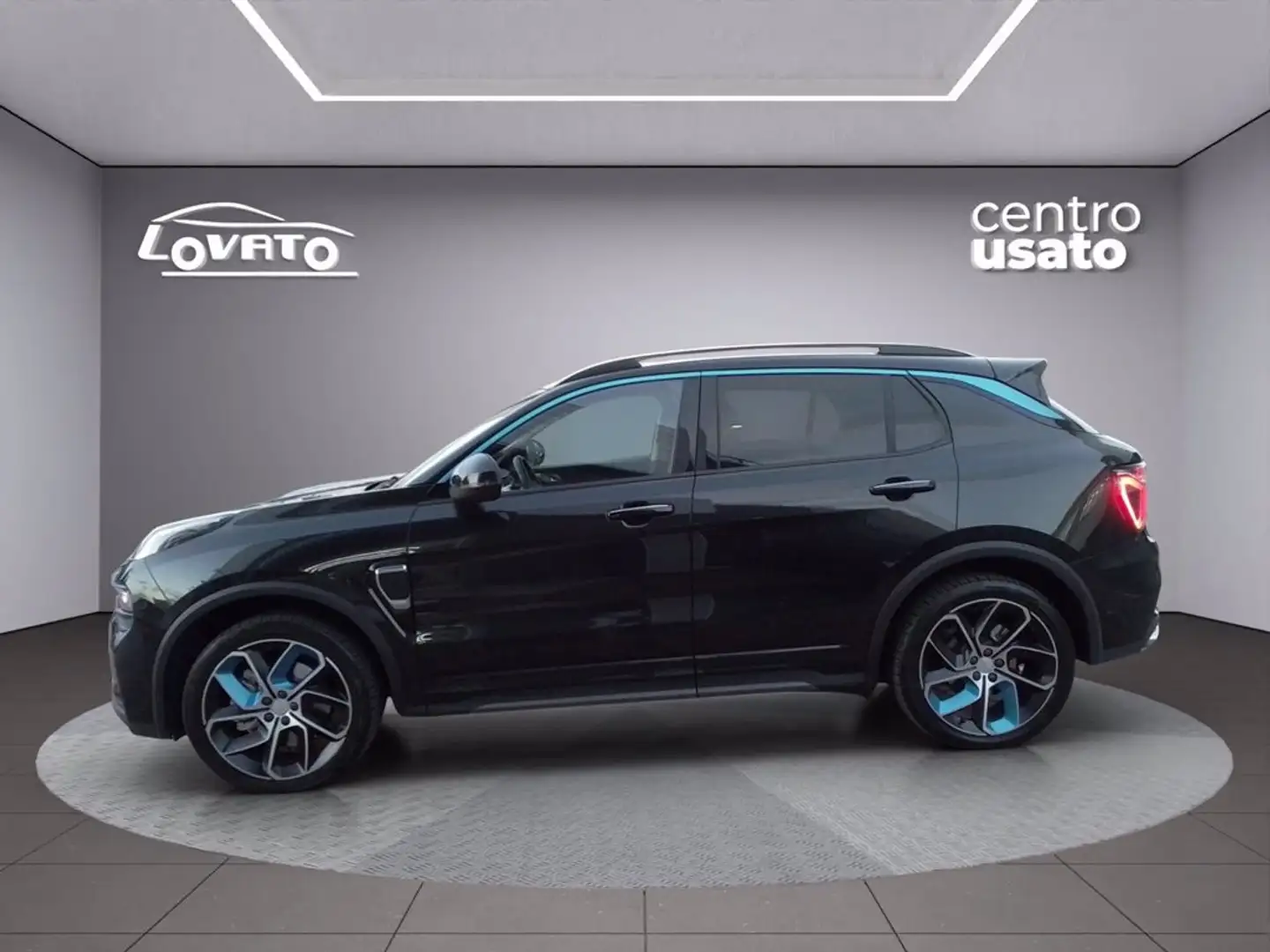 Lynk & Co 01 PHEV Nero - 2