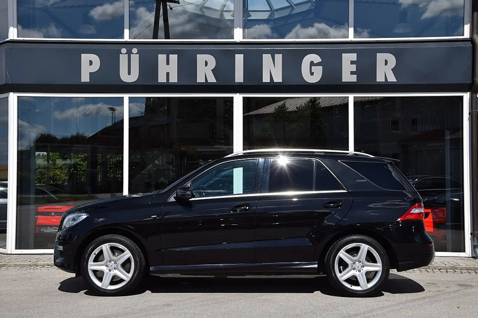 Mercedes-Benz ML 350 Blue Efficiency 4MATIC Aut. *Edition 1*designo* Schwarz - 1