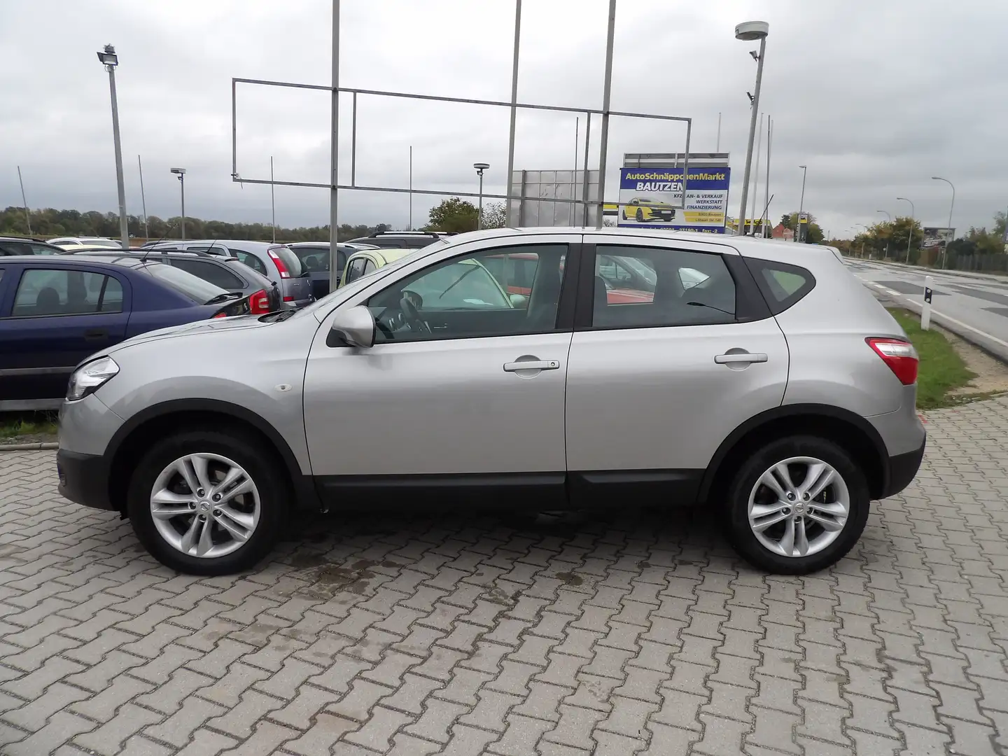 Nissan Qashqai Qashqai 2.0 4 x 4 CVT tekna Allrad Klima HU AU Neu Grau - 2