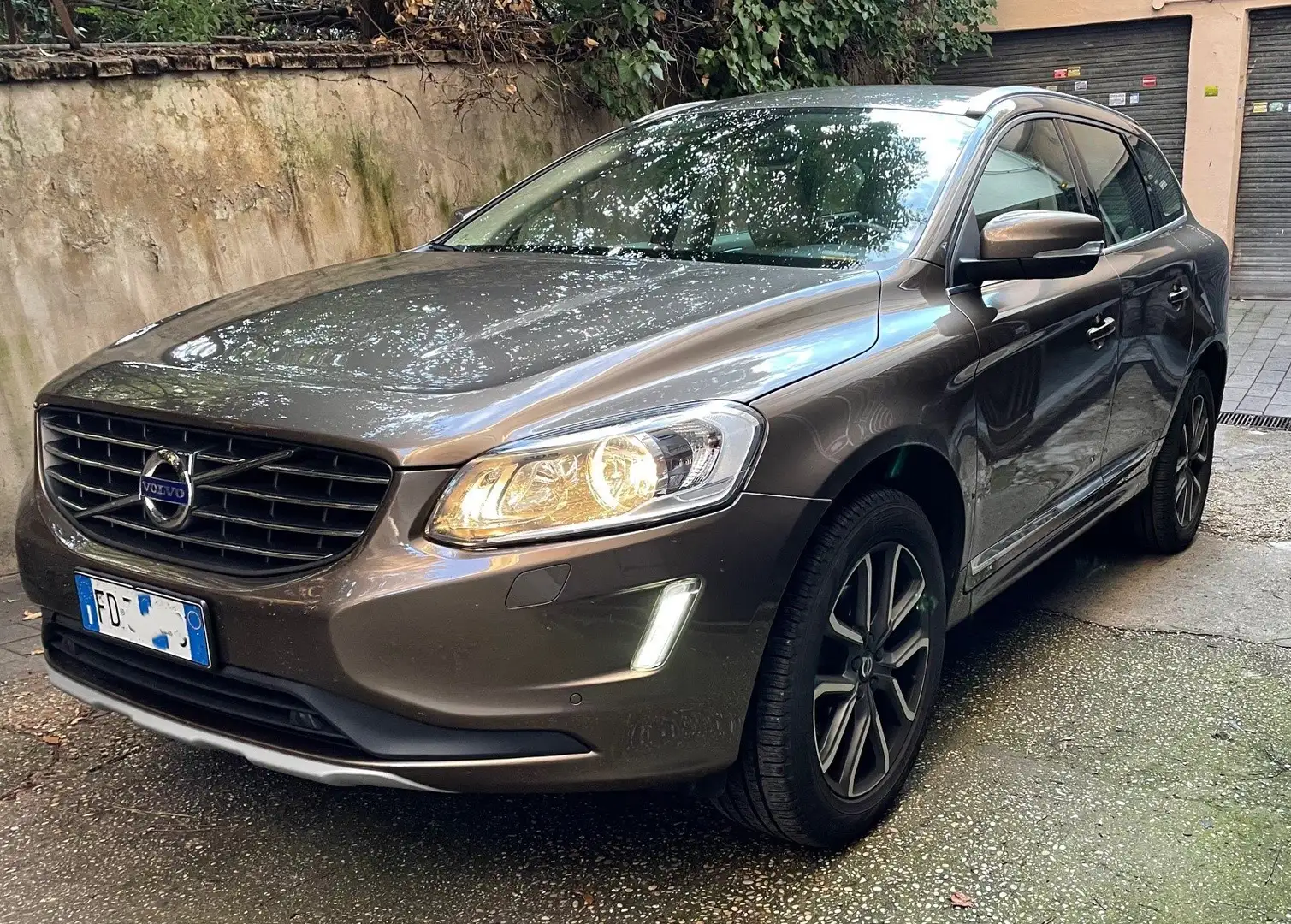 Volvo XC60 XC60 2.0 d4 Summum 190cv geartronic Marrone - 1