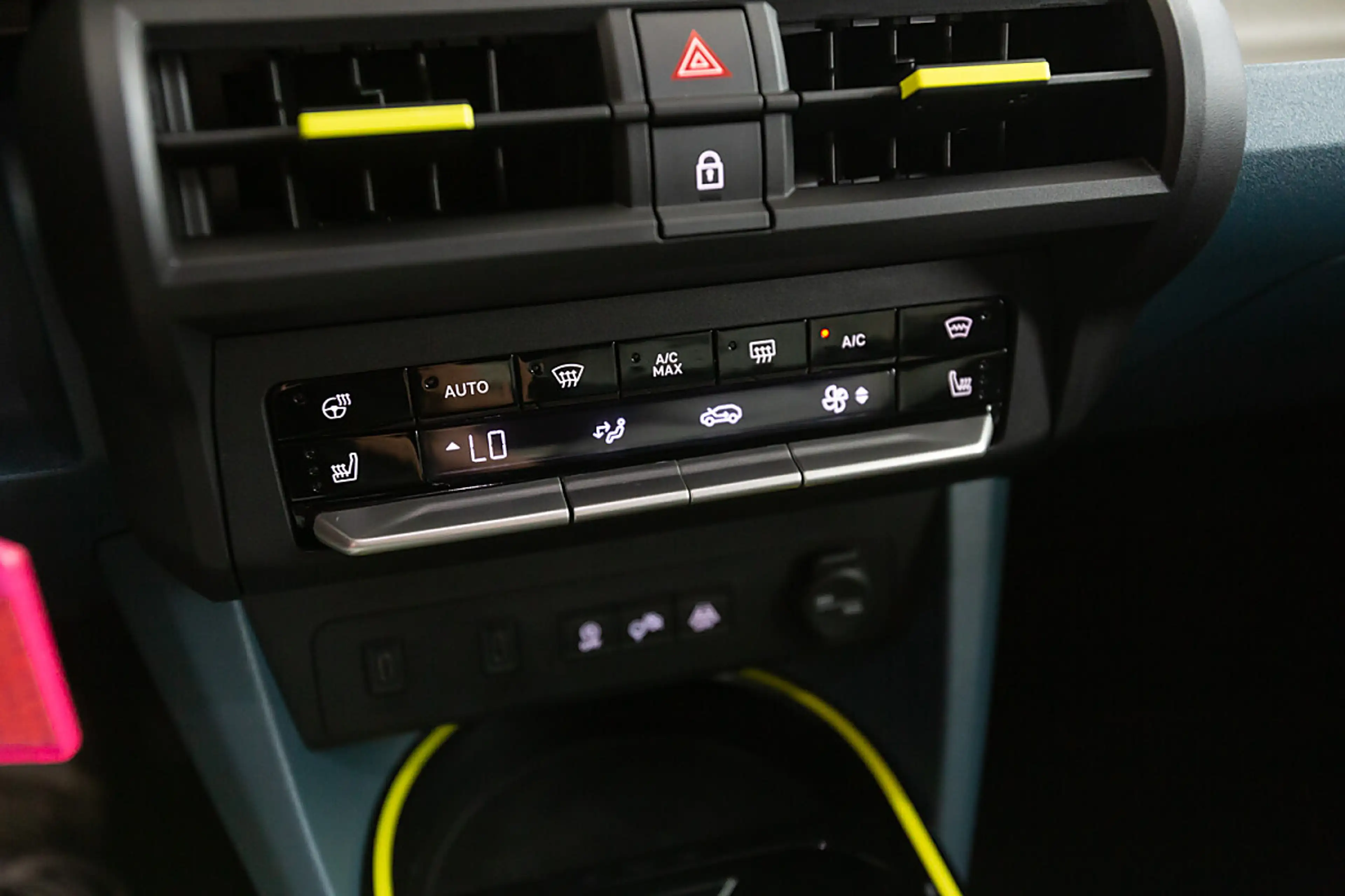 Fiat Grande Panda 1.2 T 100 La Prima — photo 9