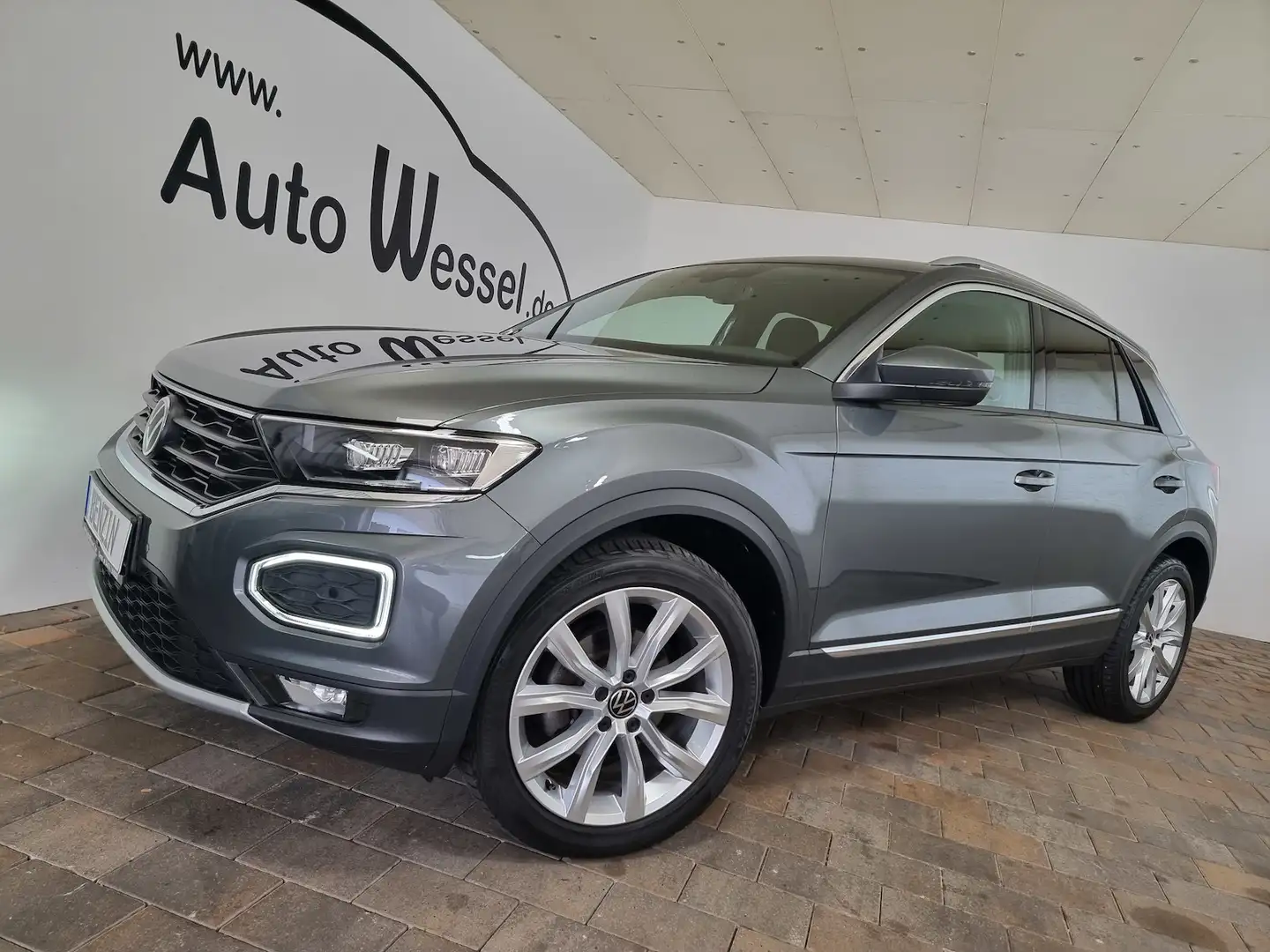 Volkswagen T-Roc Sport LED ACC APP SHZ DAB+ Kamera Keyless Gris - 1
