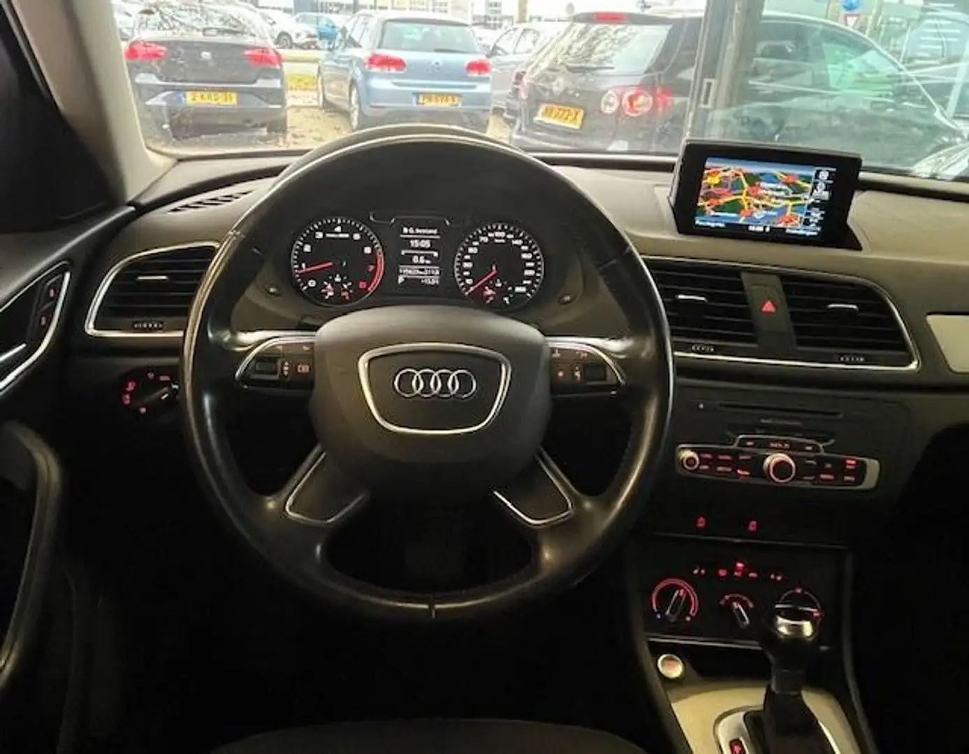 Audi Q3 1.4 TFSI Pro Line/Automaat/Navi/Stoelverwarming/Ai Zwart - 2