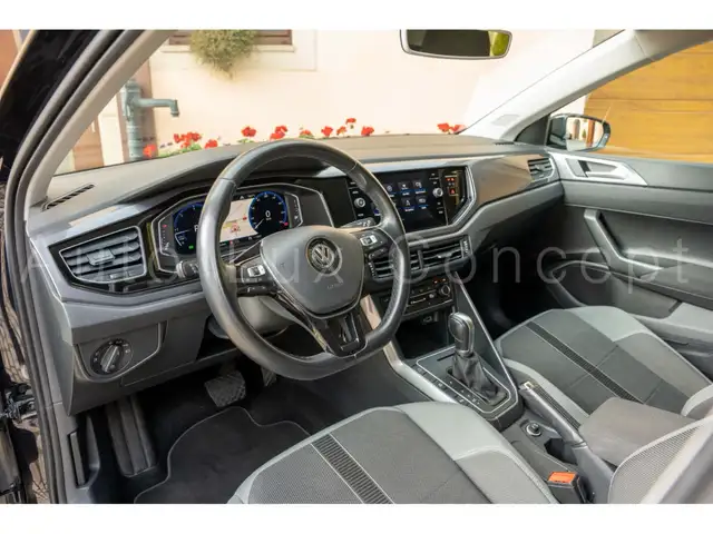 Volkswagen Polo view 5
