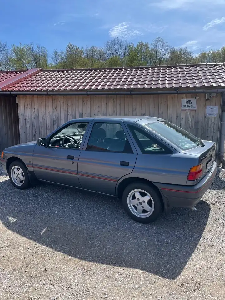 Ford Escort CLX 1,4, foto 3