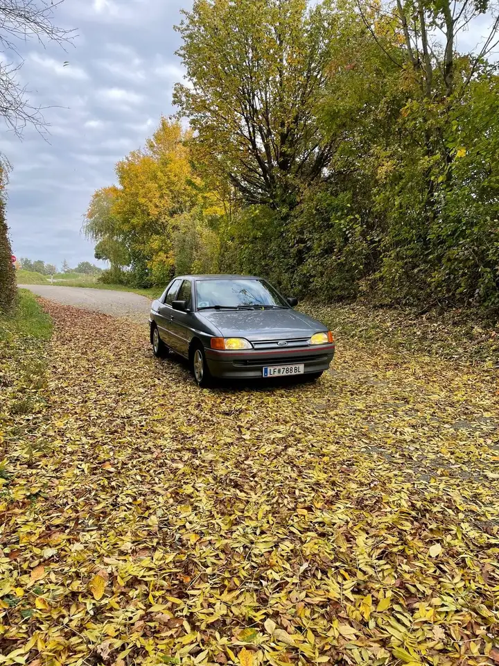 Ford Escort CLX 1,4, foto 4