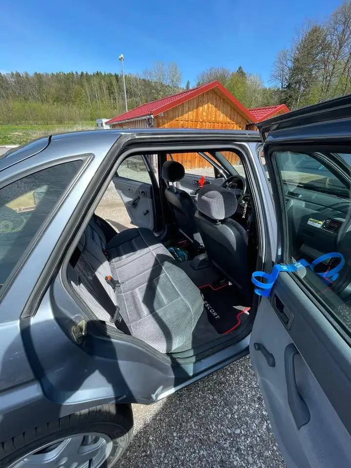 Ford Escort CLX 1,4, foto 9