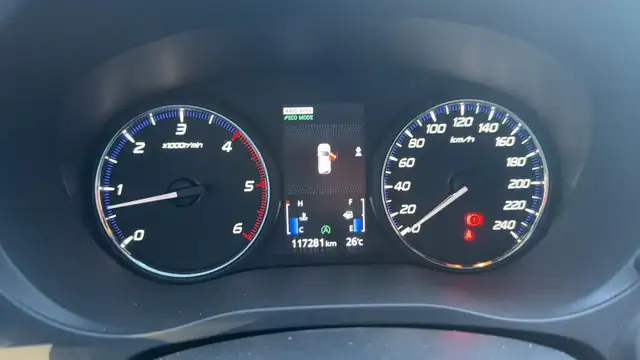 Mitsubishi Outlander view 12