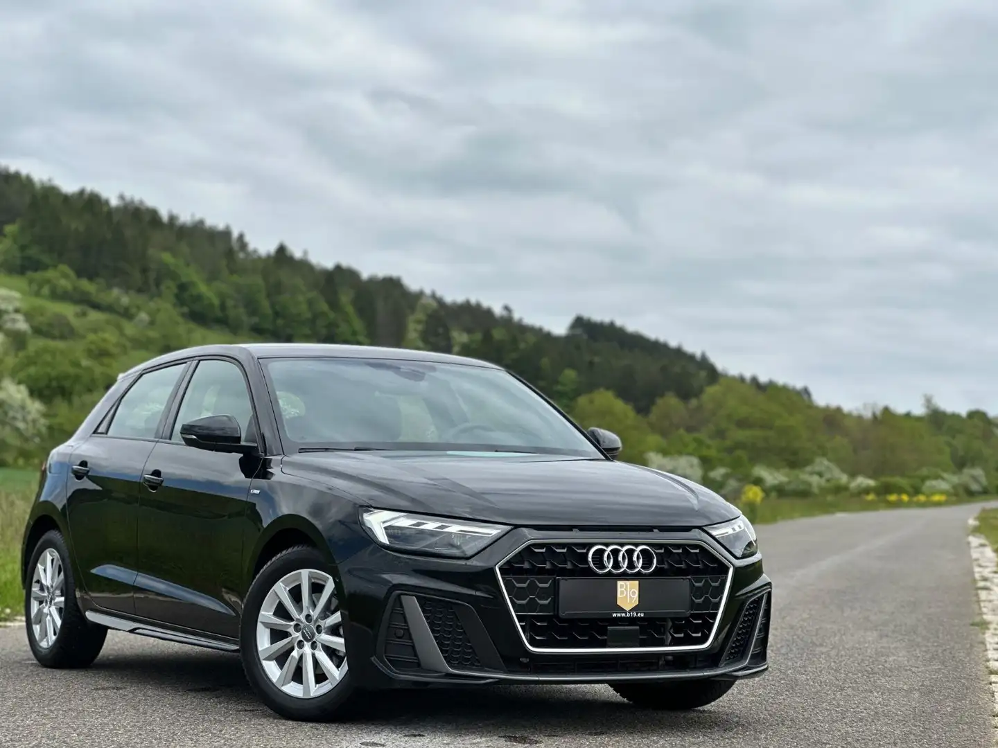Audi A1 Sportback 35 TFSI S line/LED/Cam/Carplay/1.HD Zwart - 1
