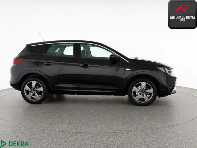 Opel Grandland X view 6