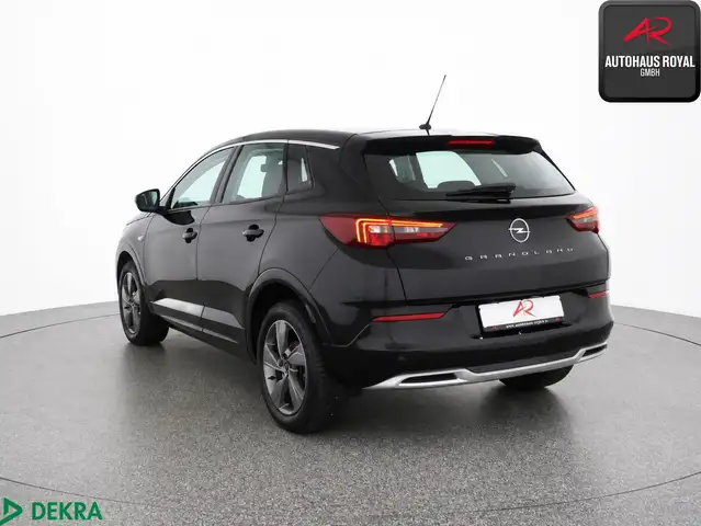 Opel Grandland X view 3