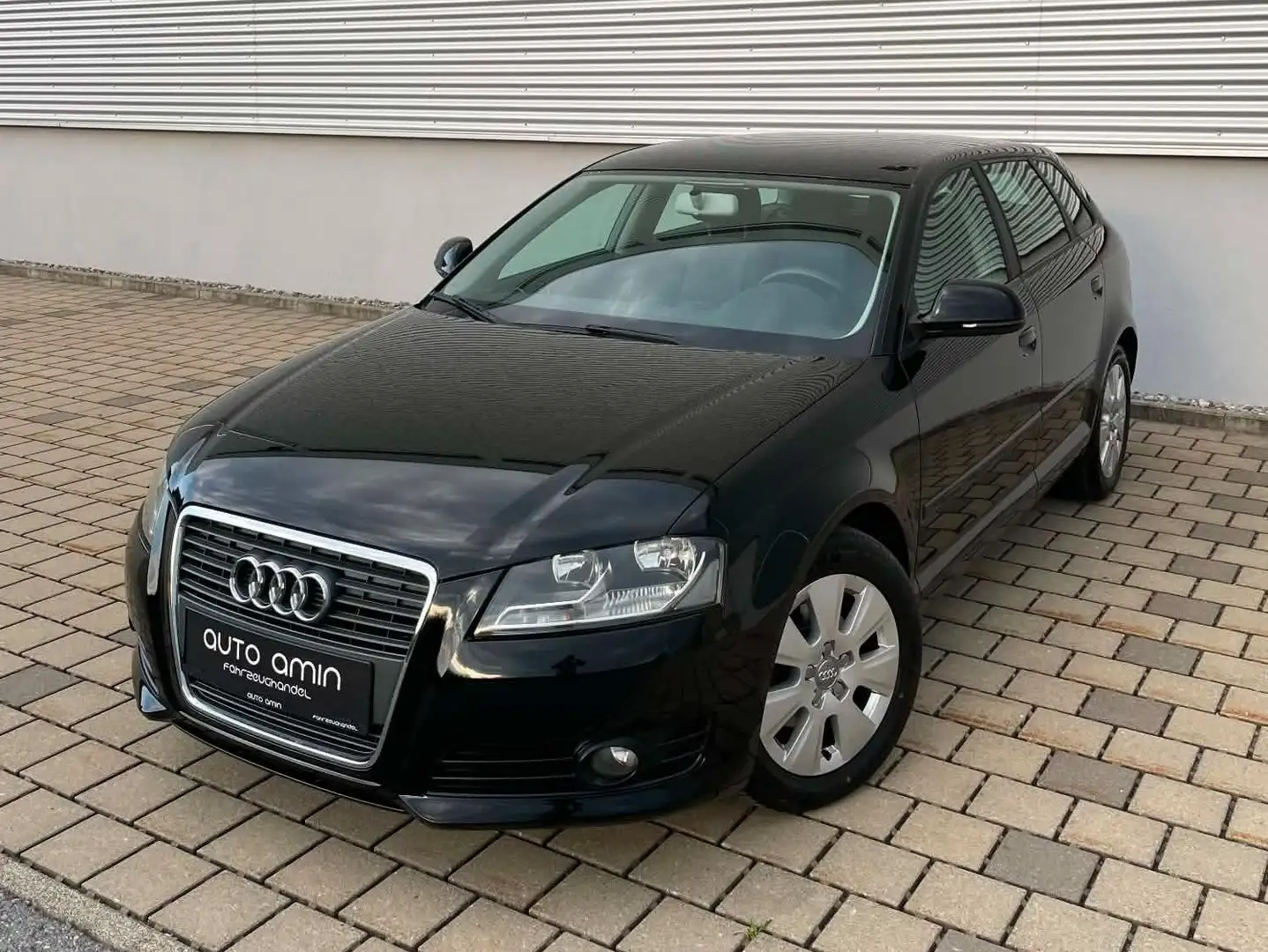 Audi A3 1.9 TDI Attraction Schwarz - 1