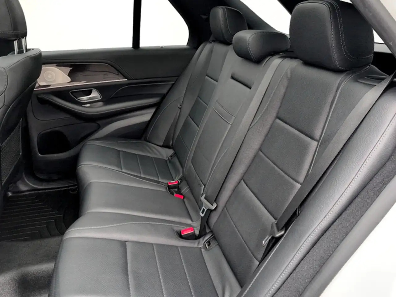 Mercedes-Benz GLE снимка Mercedes-Benz GLE