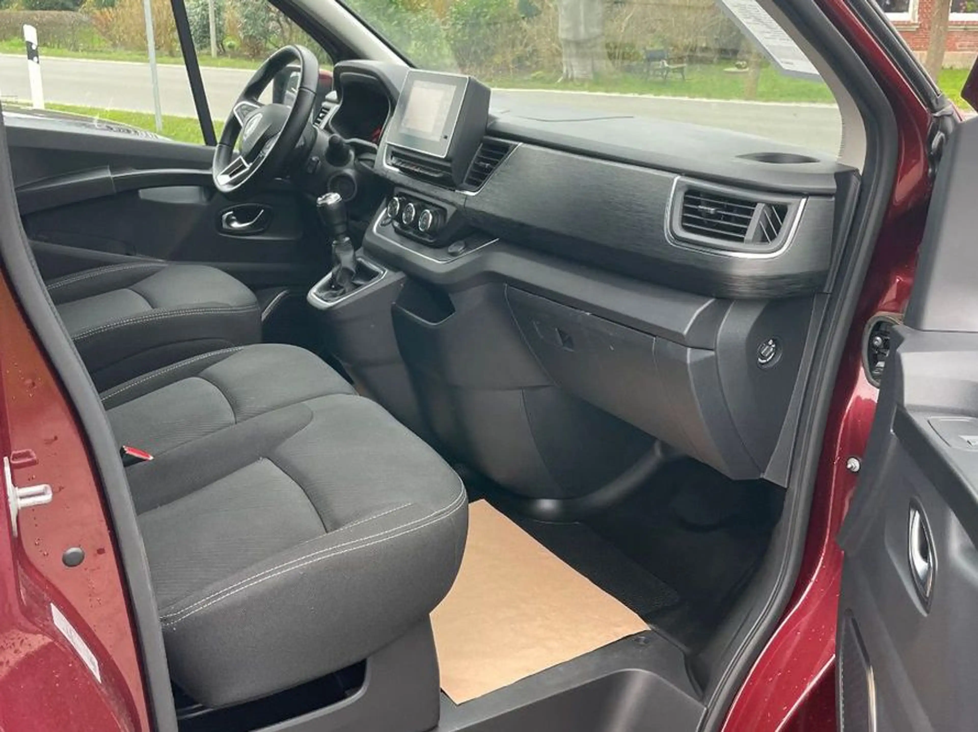 Renault Trafic Combi L2H1 3,0t  Life — photo 13