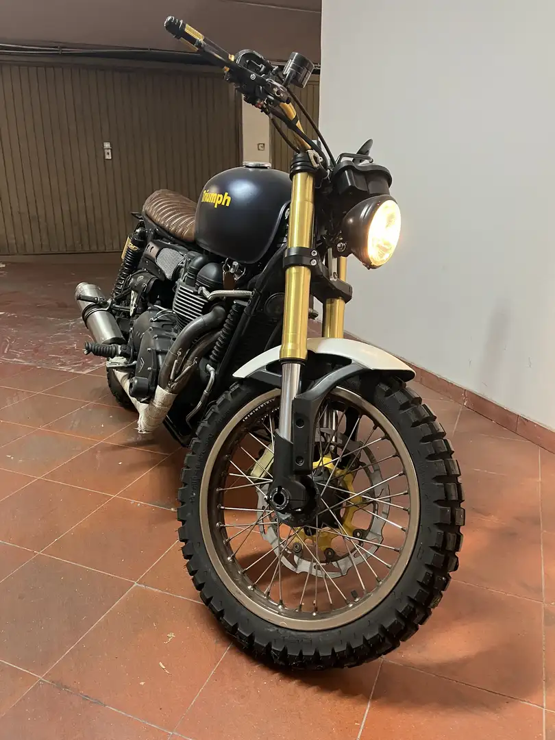 Triumph Bonneville SE TRIUMPH MOTORCYCLES LIMITED Černá - 2