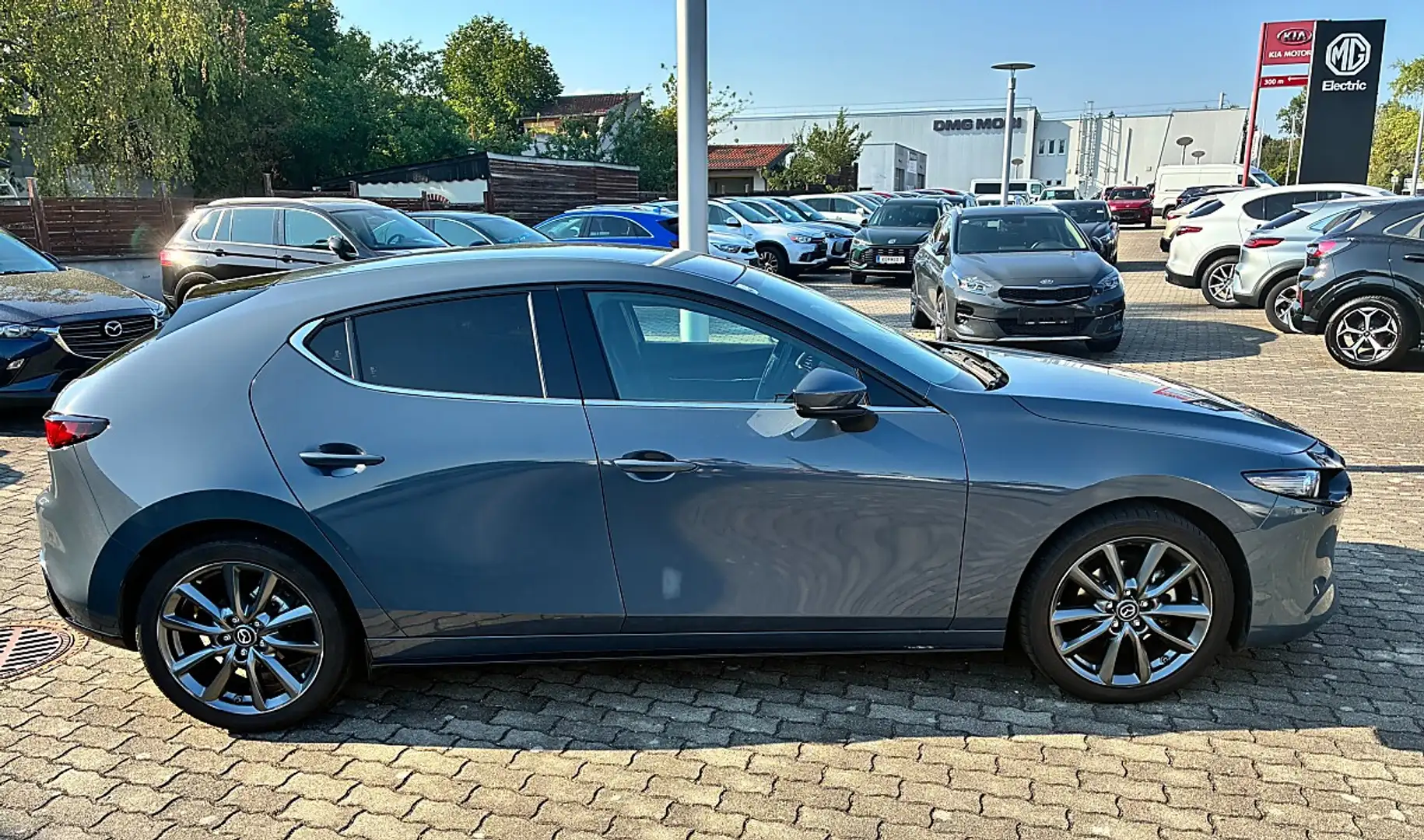 Mazda 3 Mazda3 Skyactiv-G122 Comfort+ /SO/ST Aut. Grau - 2