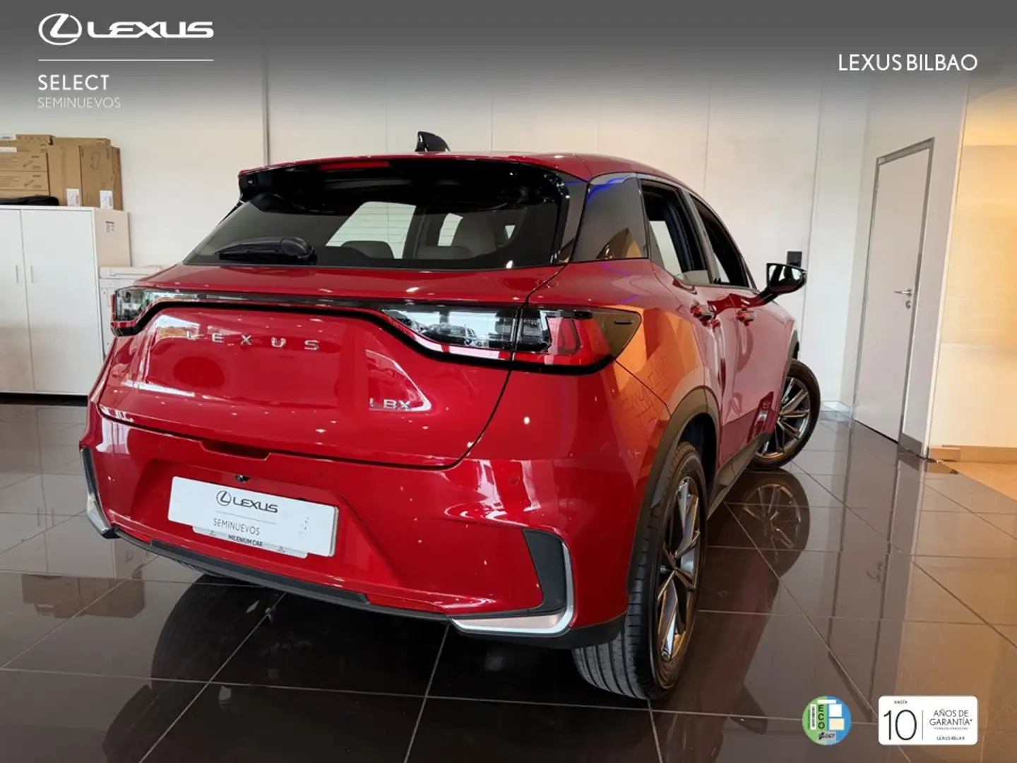 Lexus LBX Elegant Rojo - 2