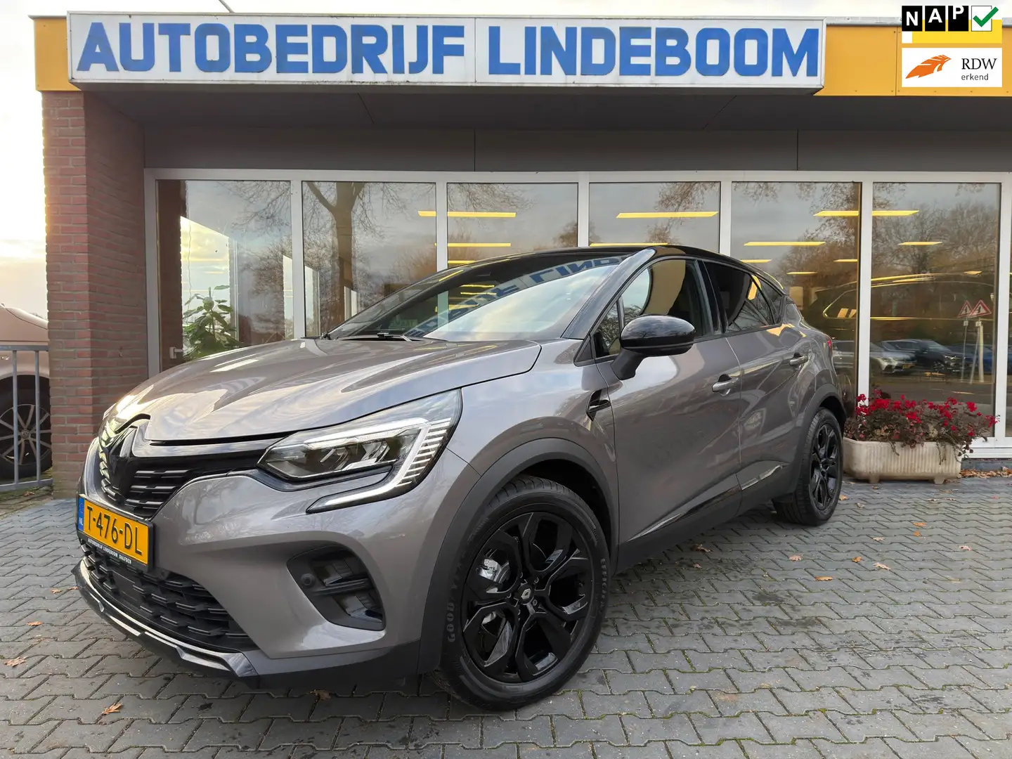 Renault Captur 1.6 E-Tech hybrid 145 SL Black pakket Automaat Riv Grau - 1