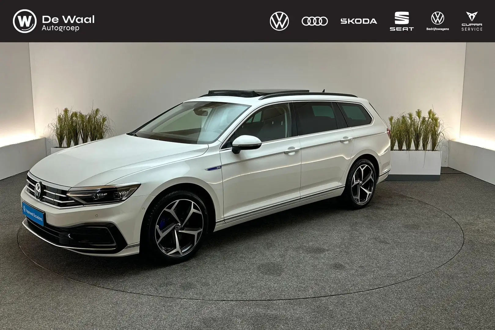 Volkswagen Passat Variant GTE 1.4 TSI 218pk DSG PHEV Business | Trekhaak, Pa Weiß - 1