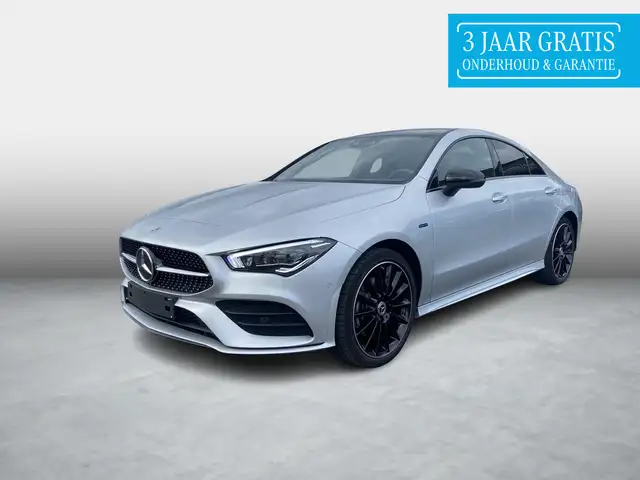 Mercedes-Benz CLA 250 e AMG Pano