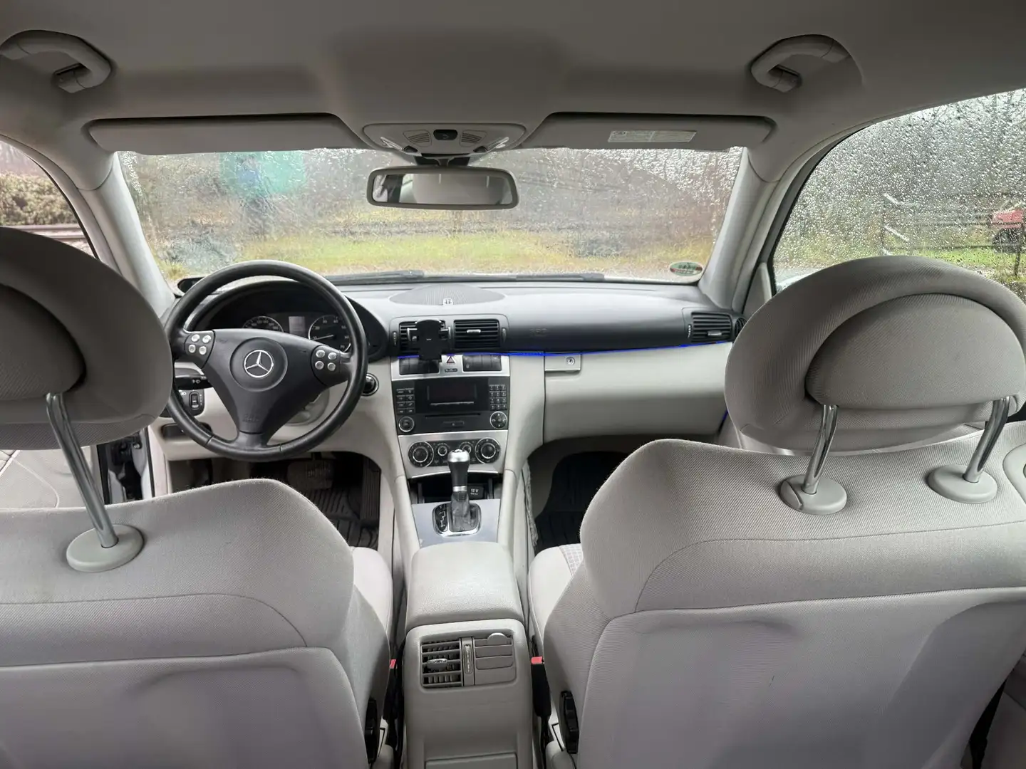 Mercedes-Benz 200 - 2