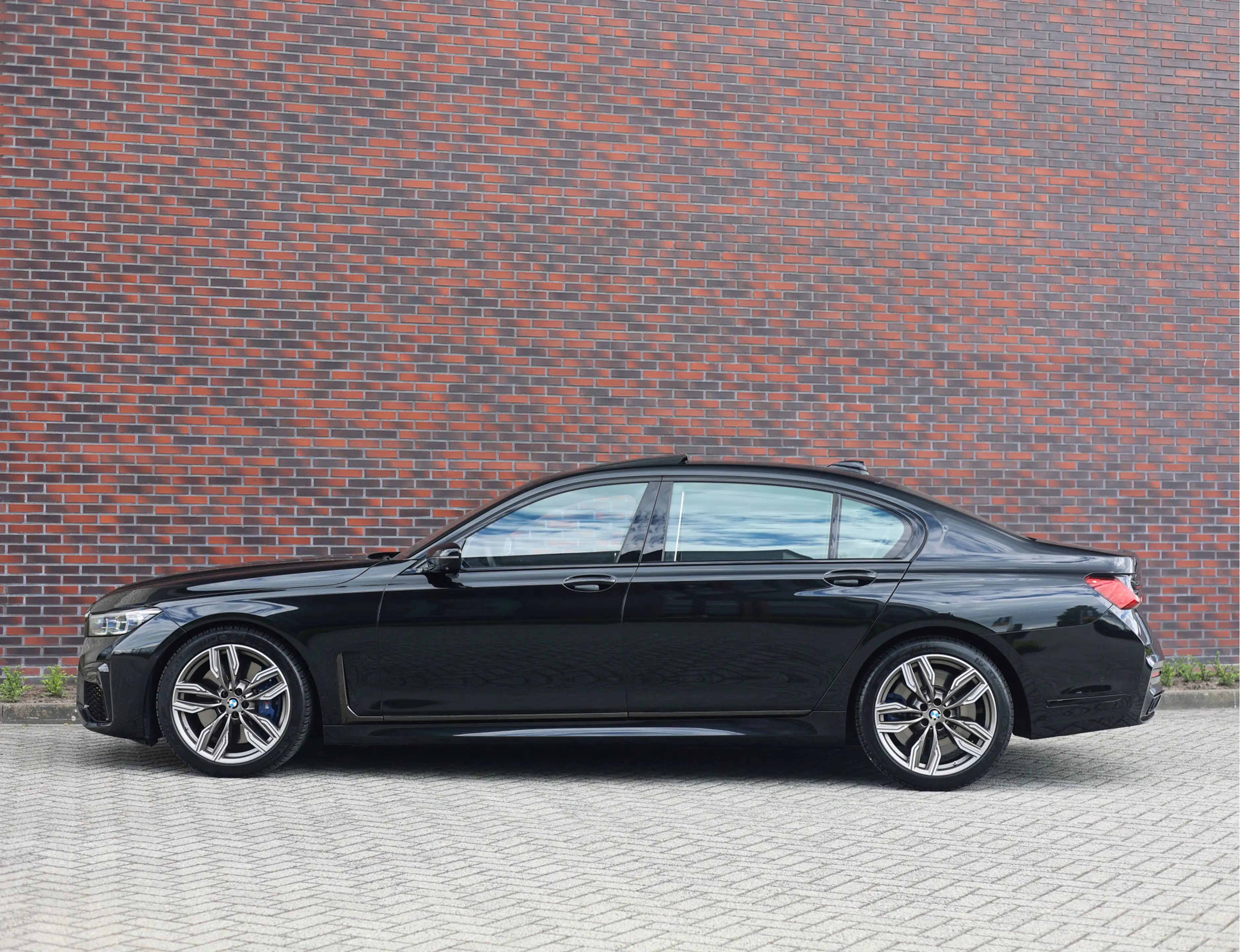 BMW 760 7-serie M760Li xDrive | Skylounge - M Driver's Pac — photo 15