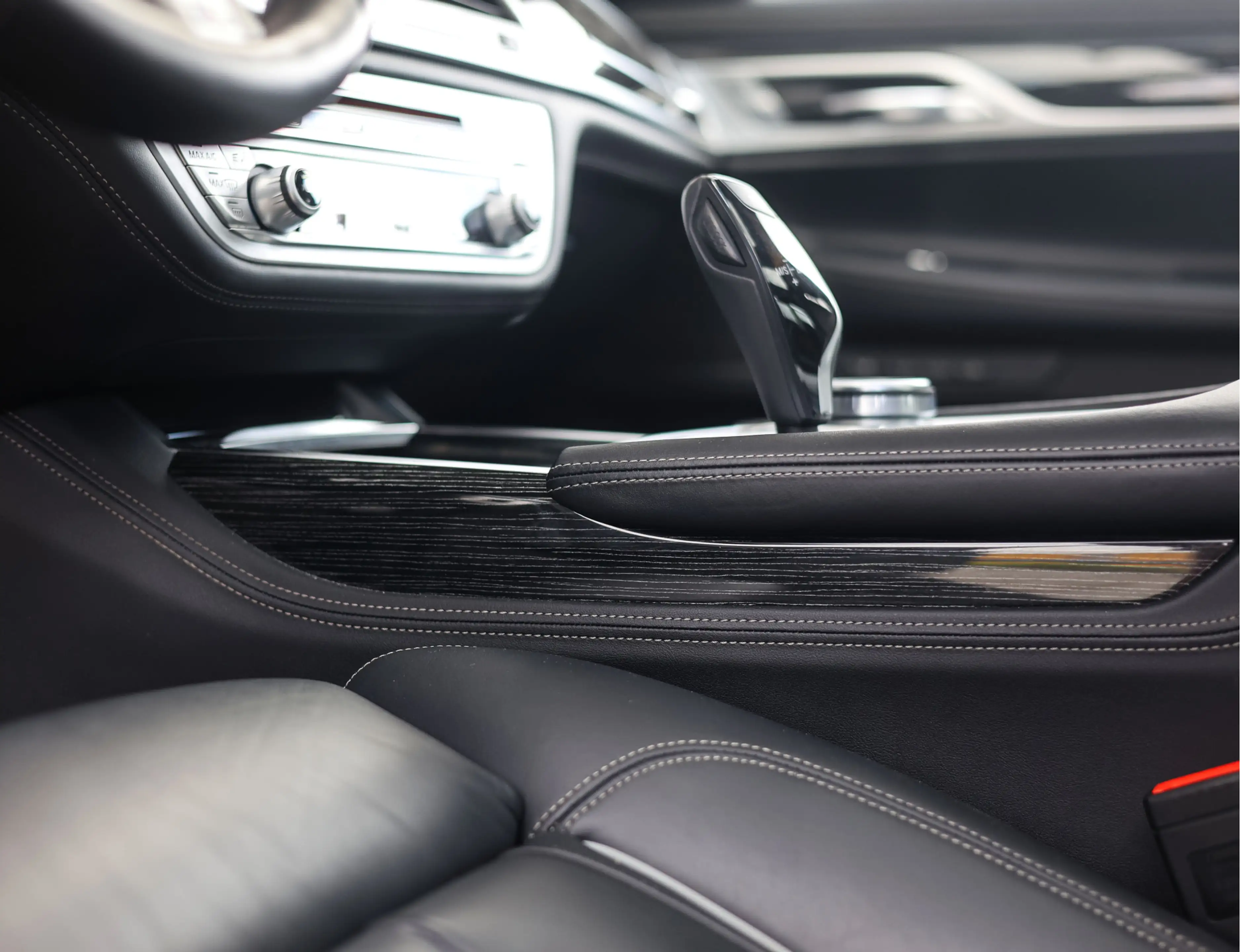 BMW 760 7-serie M760Li xDrive | Skylounge - M Driver's Pac — photo 37