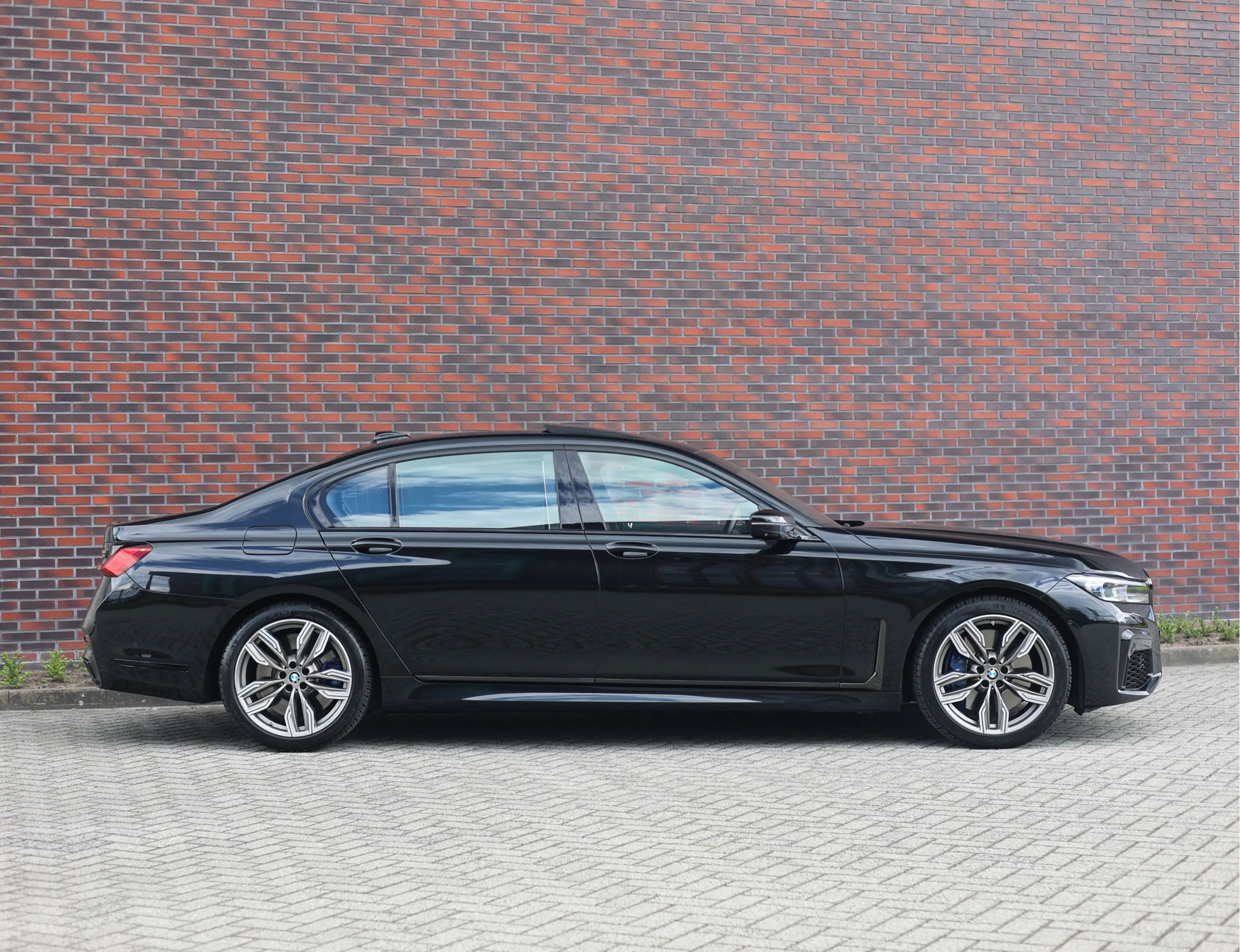 BMW 760 7-serie M760Li xDrive | Skylounge - M Driver's Pac — photo 14