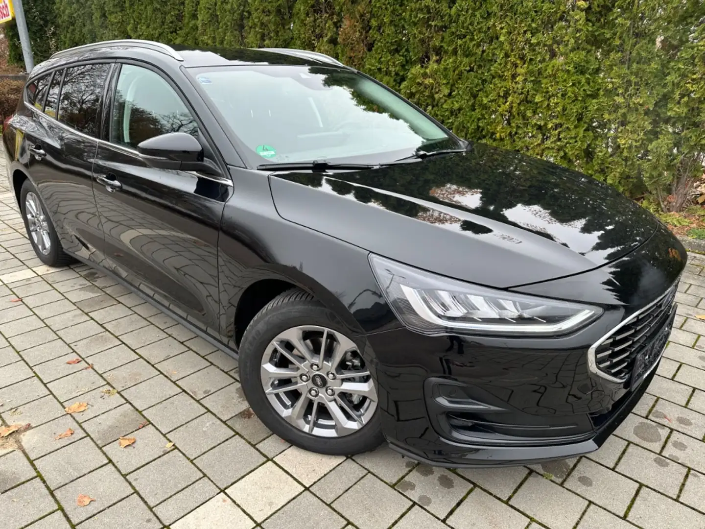 Ford Focus 1,5 EcoBlue Titanium X Turnier Auto Noir - 1