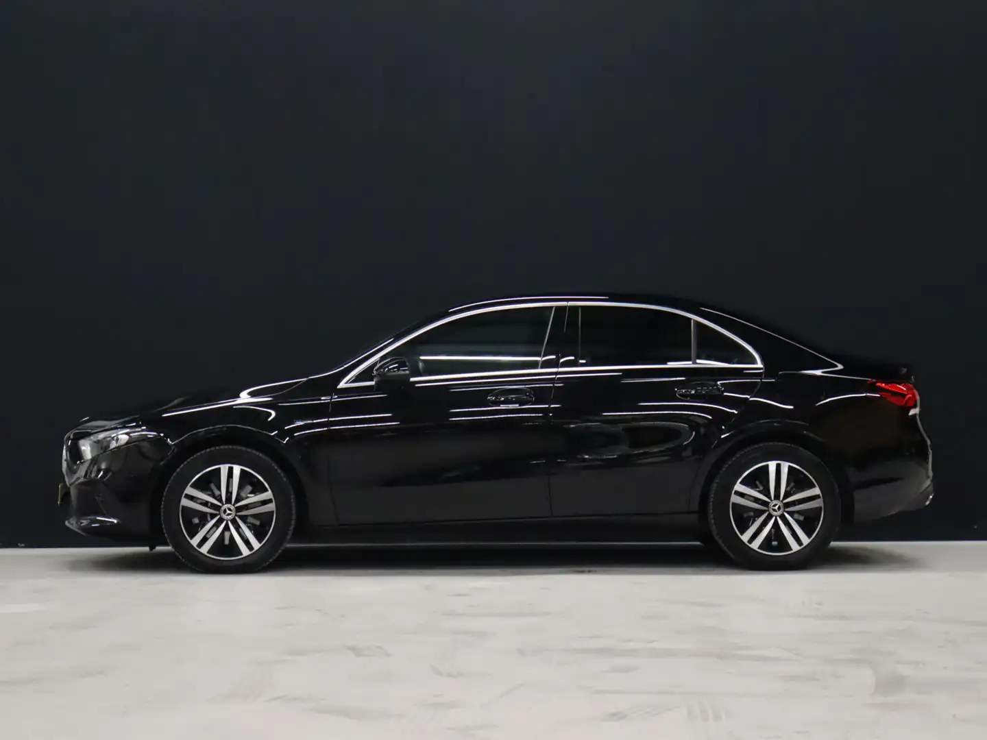 Mercedes-Benz A 250 e Luxury Limited Sport [SFEERVERLICHTING, CAMERA, Nero - 2