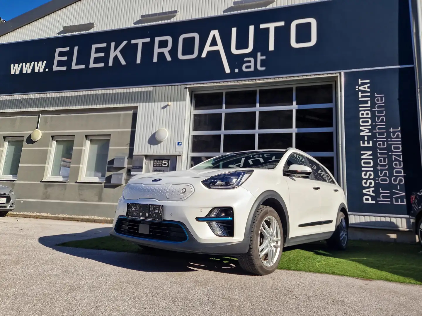 Kia Niro e-Niro Platin. verfügbar ab 12.06 (Vorverkauf) Weiß - 1
