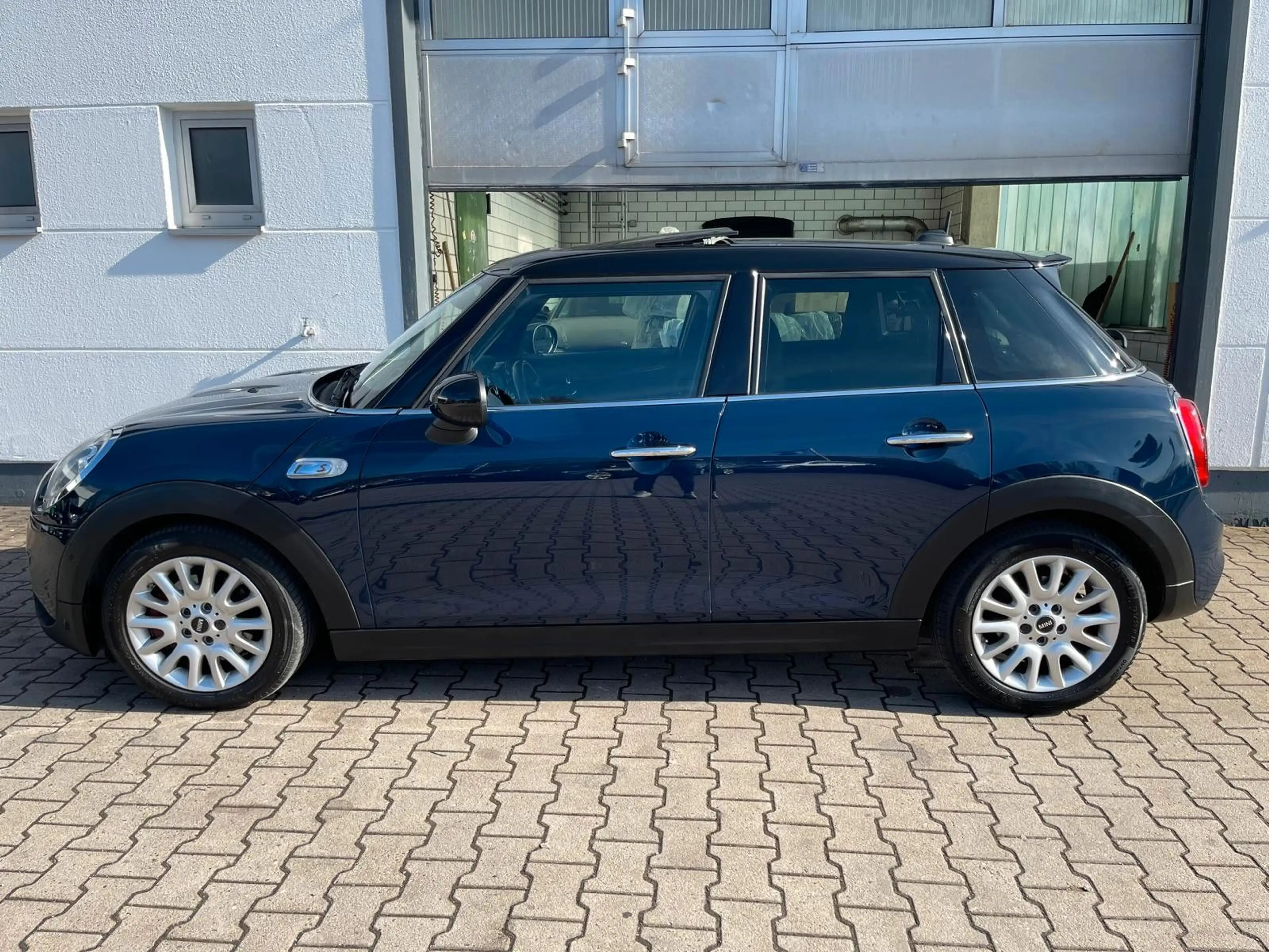 MINI Cooper SD /AUT/PANO/SHZ/HEAD-UP/GARANTIE — photo 2