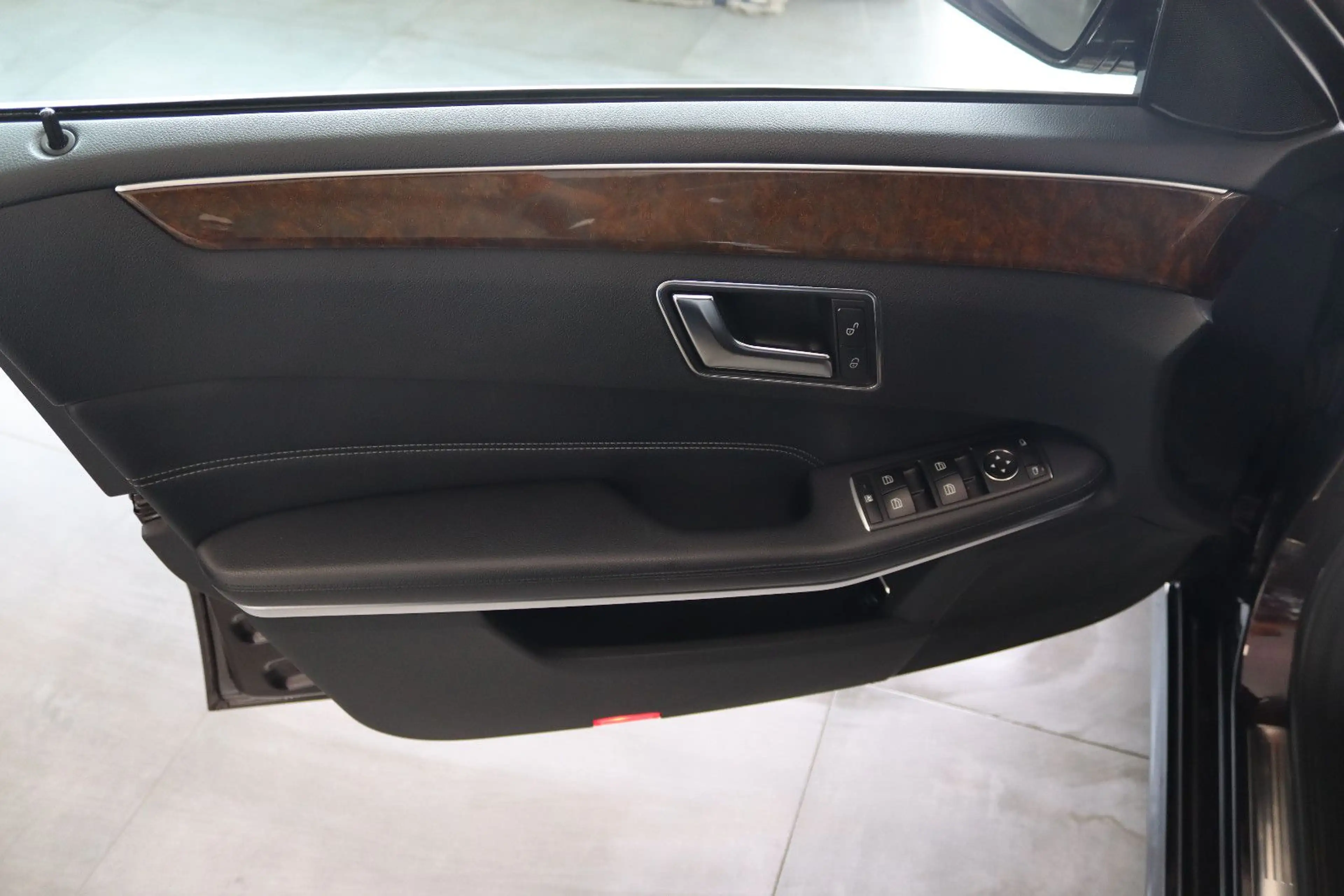 Mercedes-Benz E 250 Phoenixx-Germania Bestattungswagen Leichenwagen — photo 15