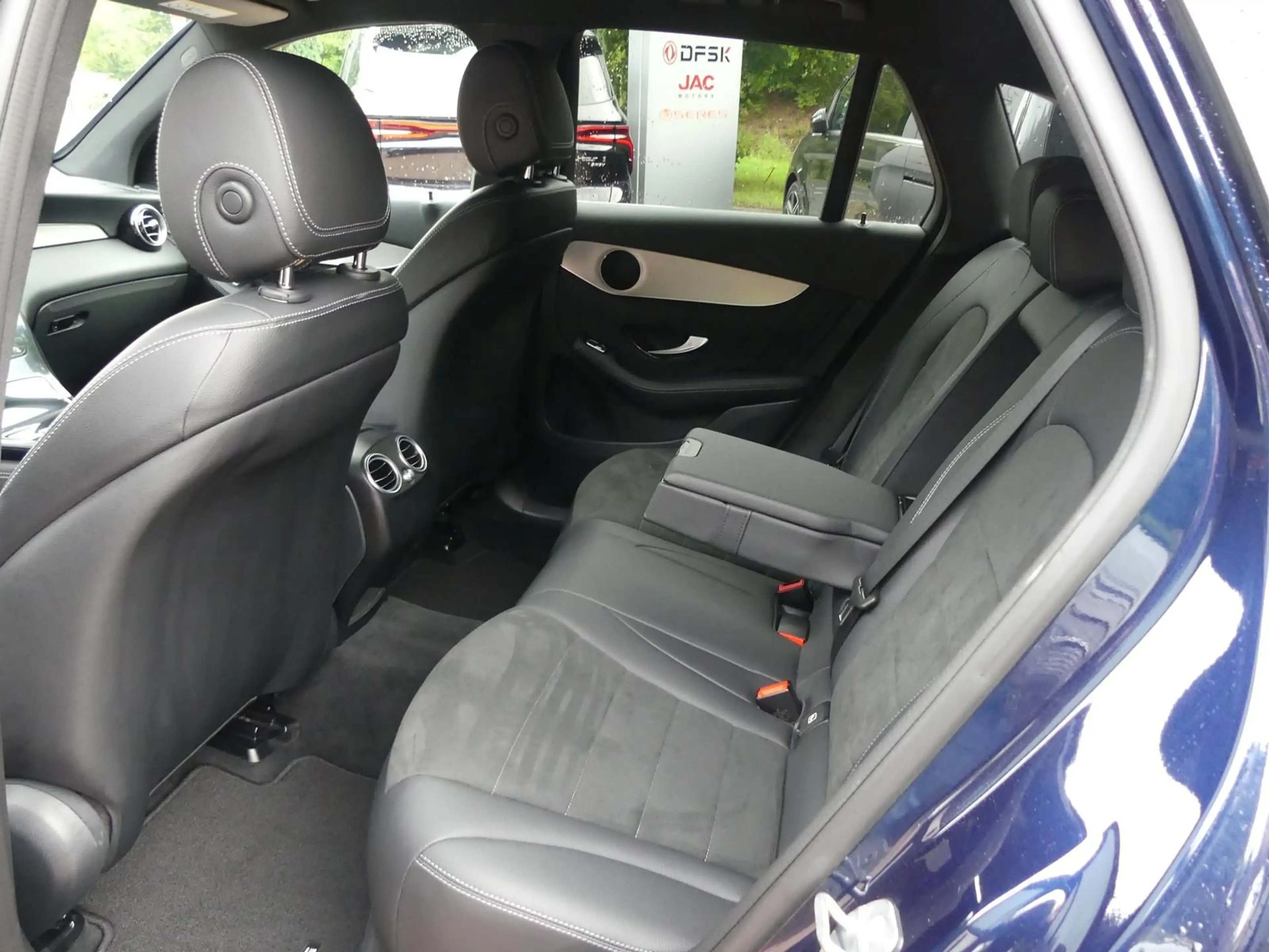 Mercedes-Benz GLC 250 *4Matic*AMG*Leder*Klimaauto*SHZ*Kam*LED — photo 11