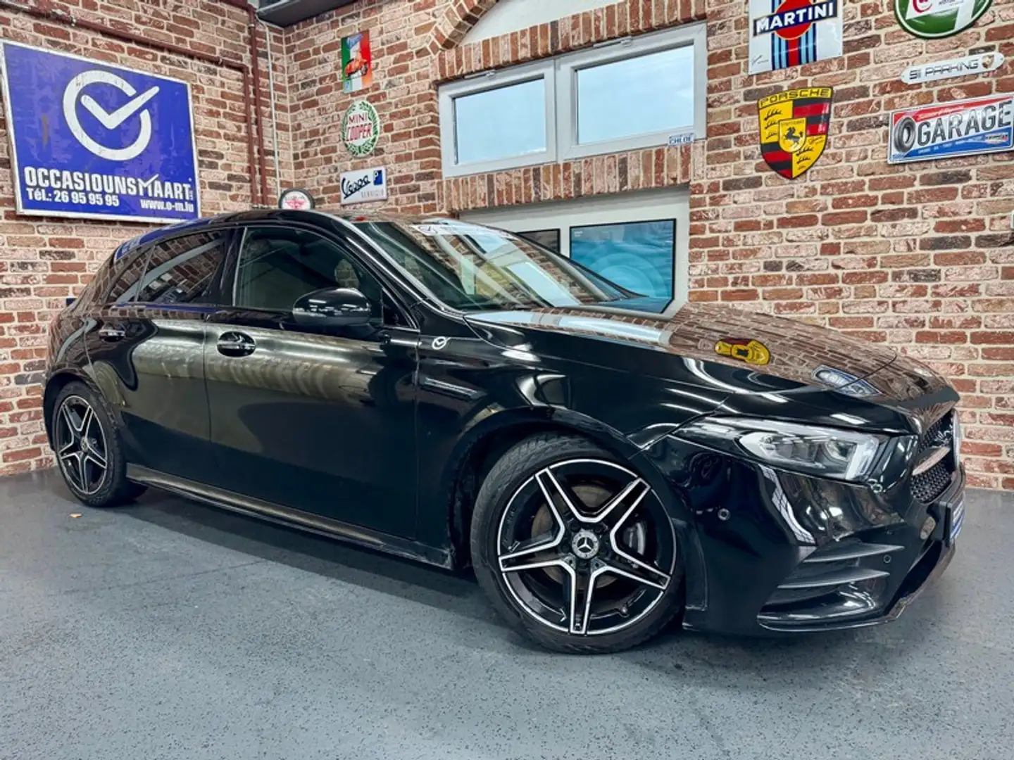 Mercedes-Benz A 200 A 200d 2.0 150cv Auto AMG-LINE Noir - 1