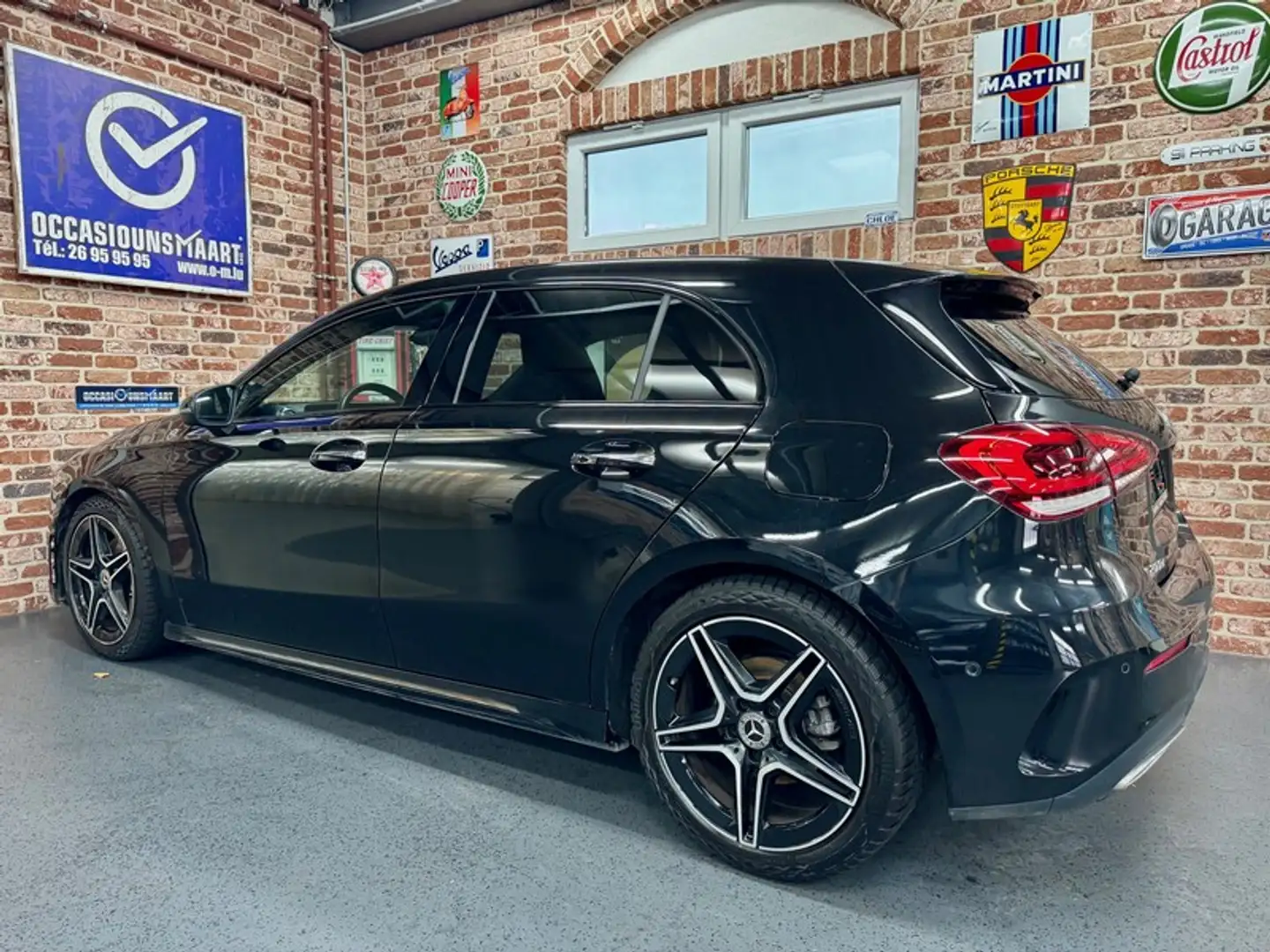 Mercedes-Benz A 200 A 200d 2.0 150cv Auto AMG-LINE Noir - 2