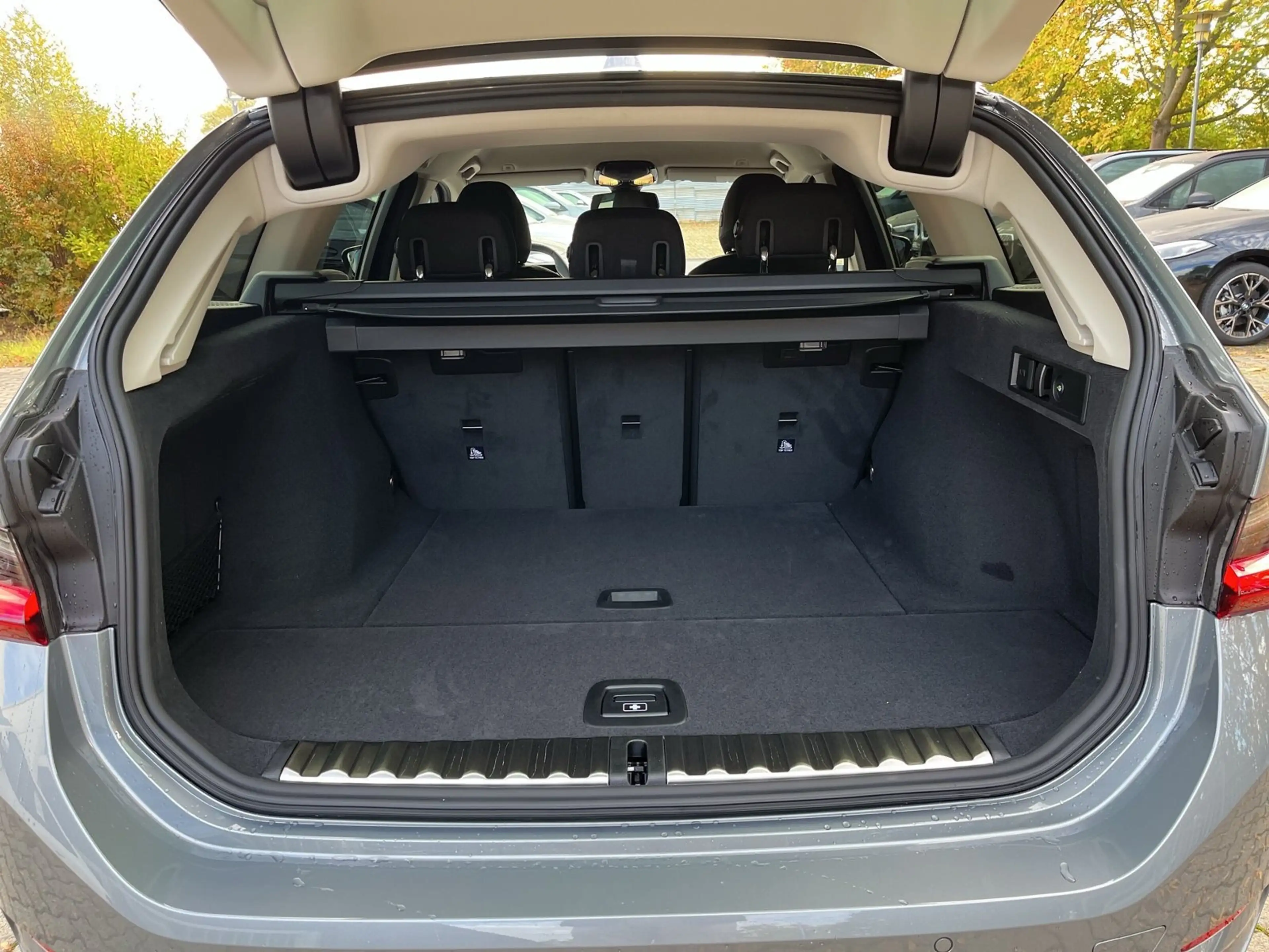 BMW 318 i DAB Komfortzg. Tempomat Parkassistent Shz — photo 7