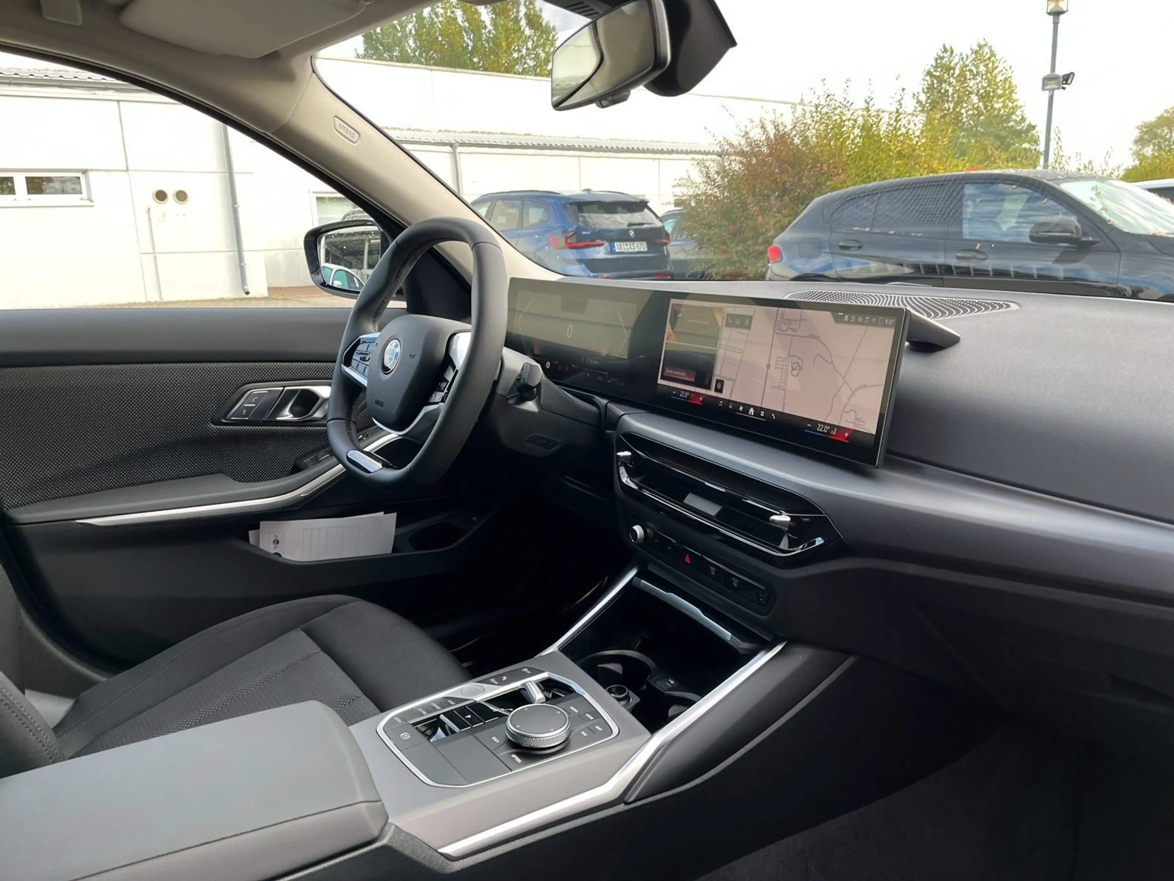 BMW 318 i DAB Komfortzg. Tempomat Parkassistent Shz — photo 11