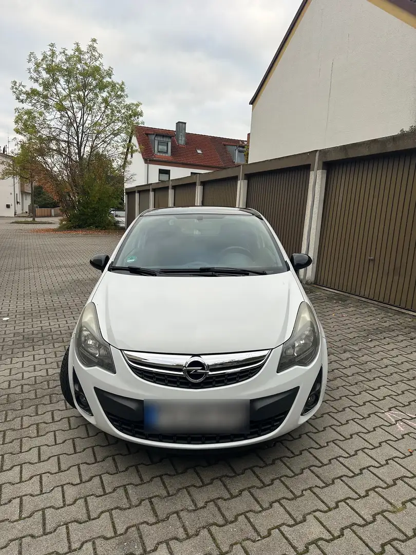 Opel Corsa Color Edition - 1