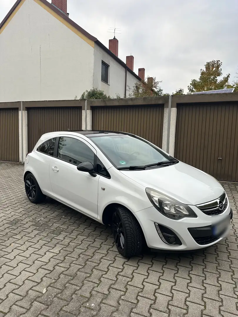 Opel Corsa Color Edition - 2