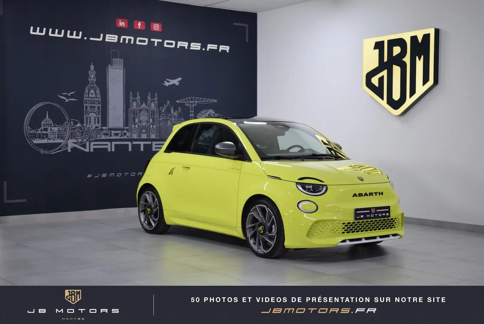 Abarth 500 e 155 ch SCORPIONNISSIMA caméra / jantes 18\u0027\u0027 / CarPlay Vert - 1