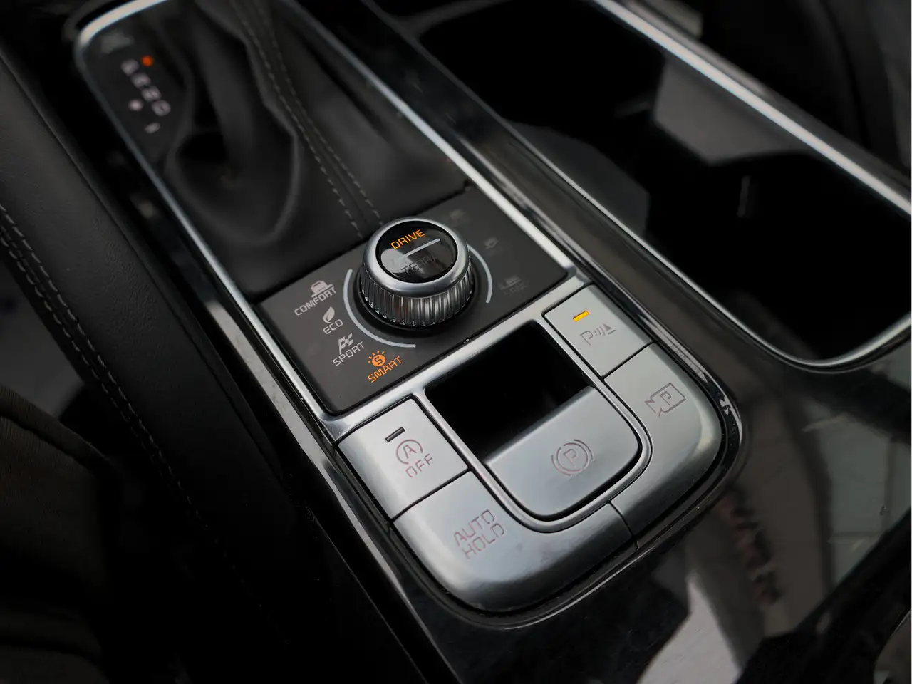 Kia Telluride снимка Kia Telluride