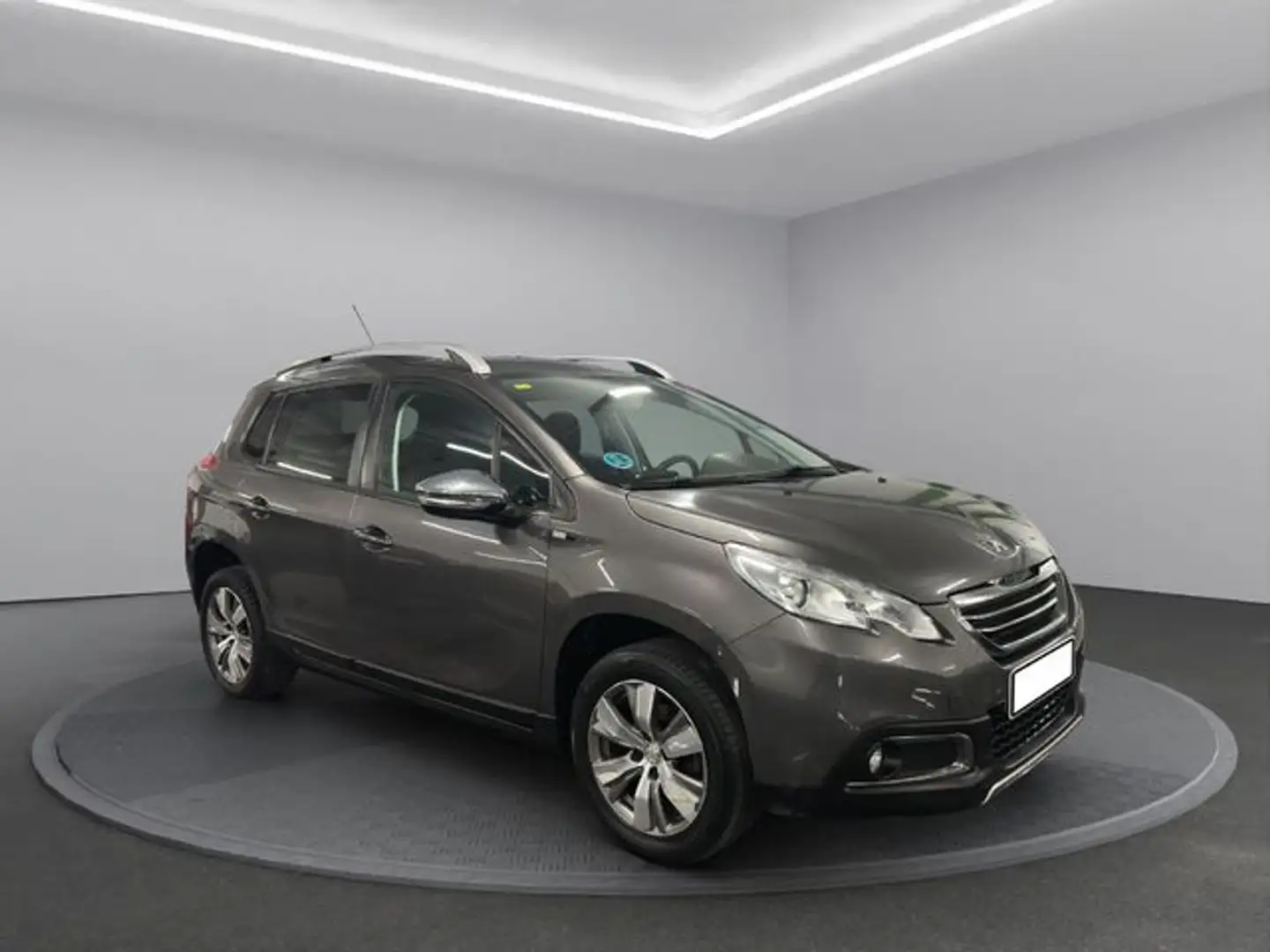 Peugeot 2008 1.6 BlueHDI Style 100 Plateado - 2