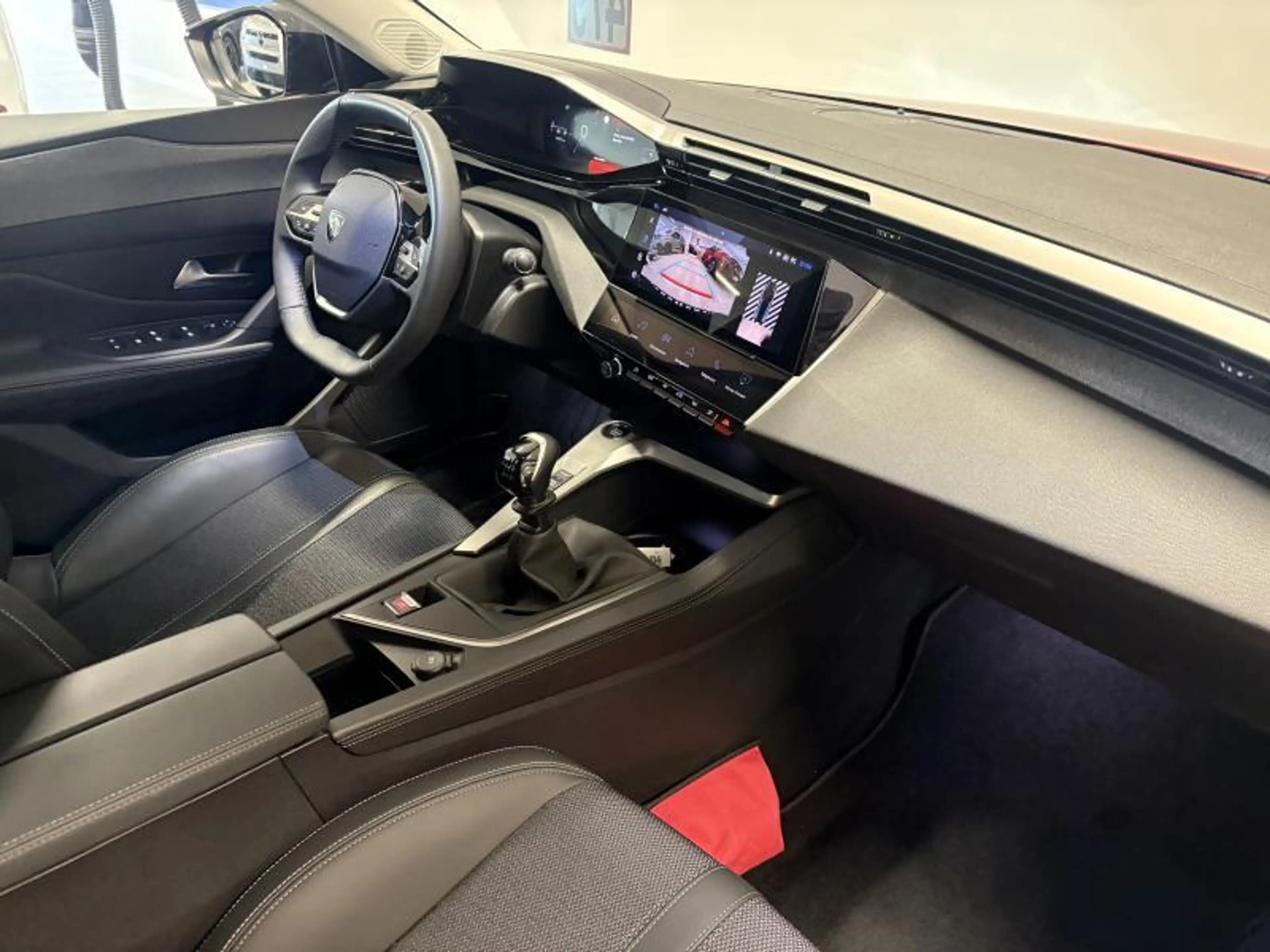 Peugeot 308 ALLURE 1.2 TURBO 130 — photo 4